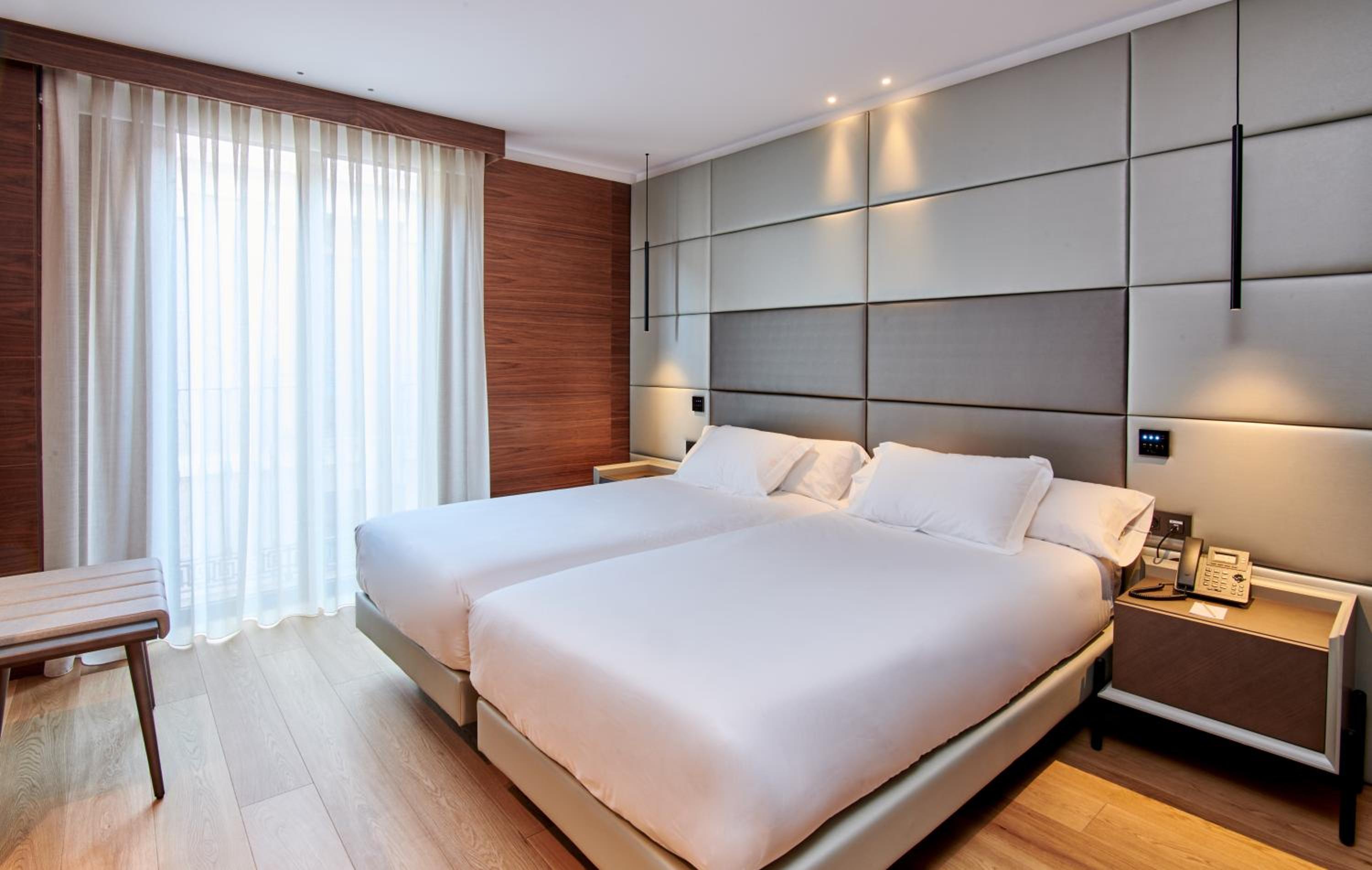 Premium Double Room - Photo 3