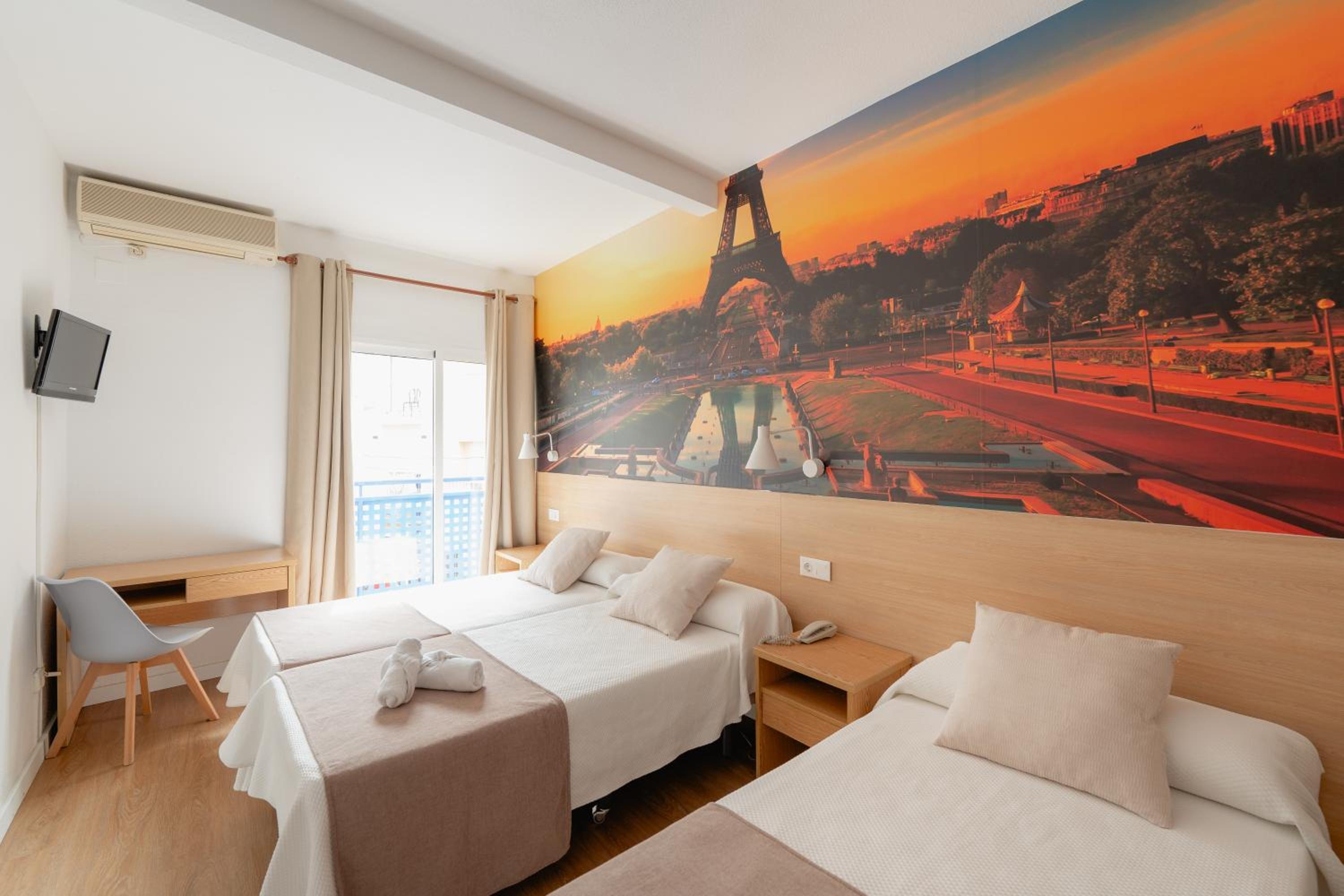 Triple Room (3 Adults) - Photo 2