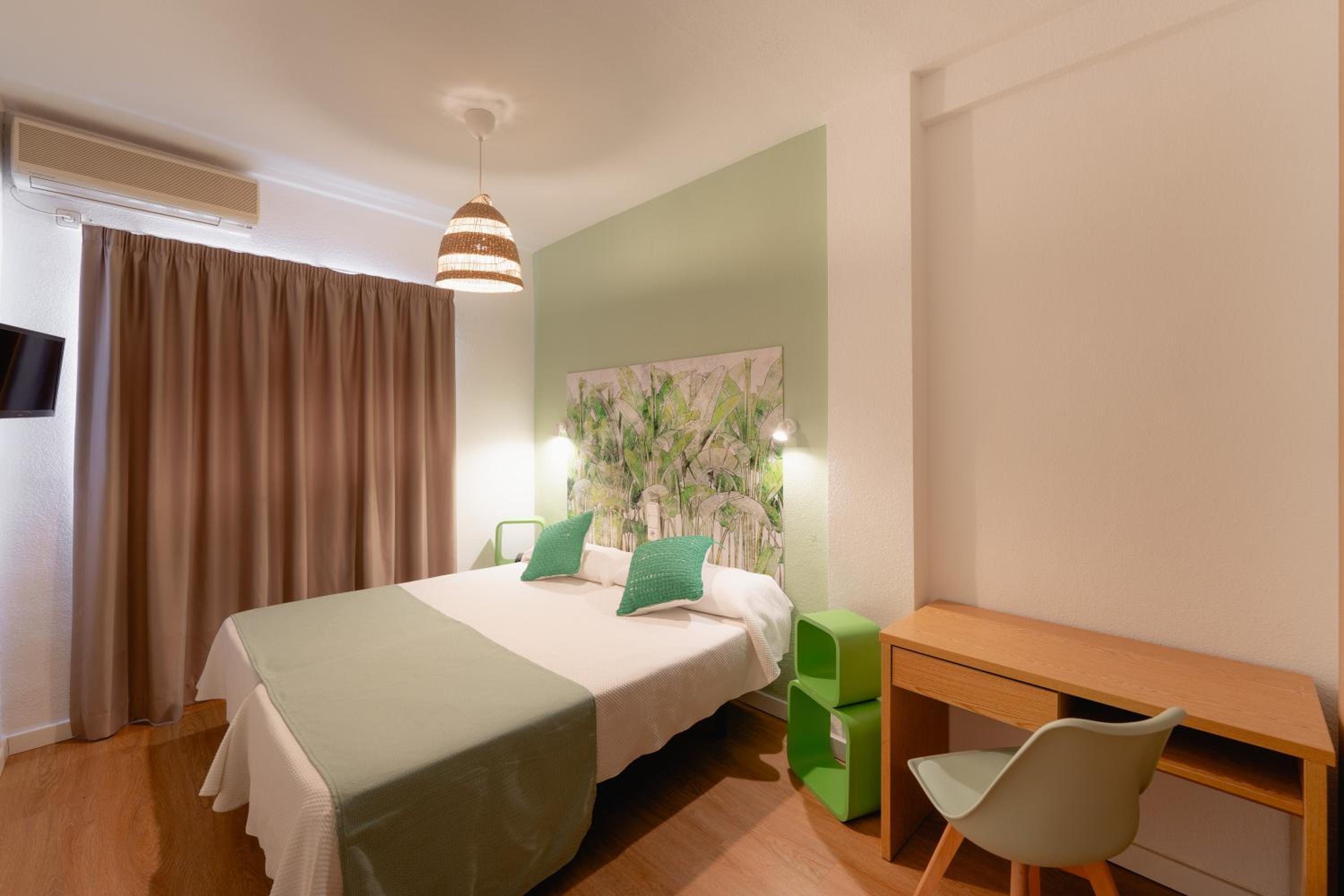 Double or Twin Room - Photo 2