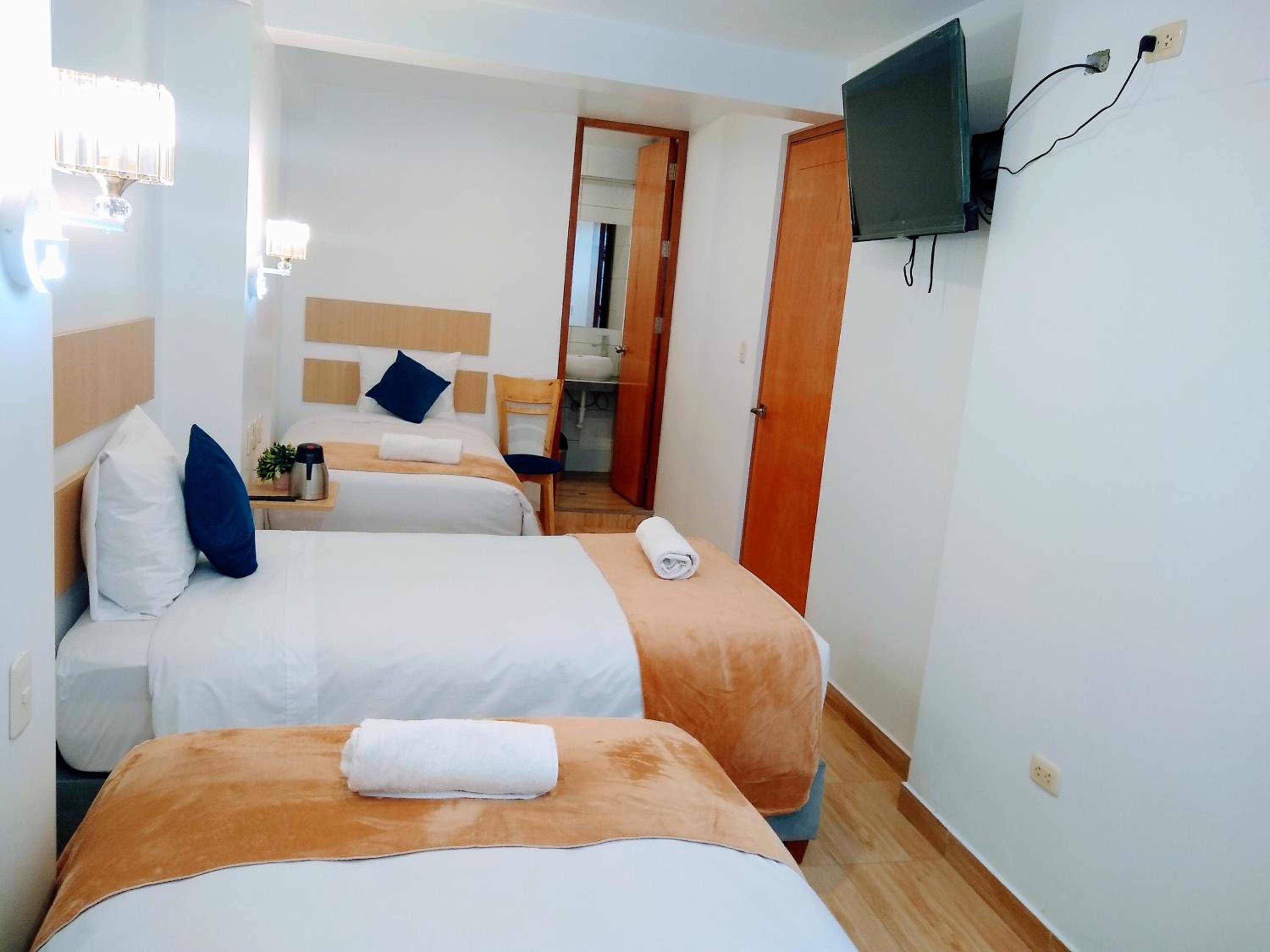 Triple Room with Private Bathroom photo 2