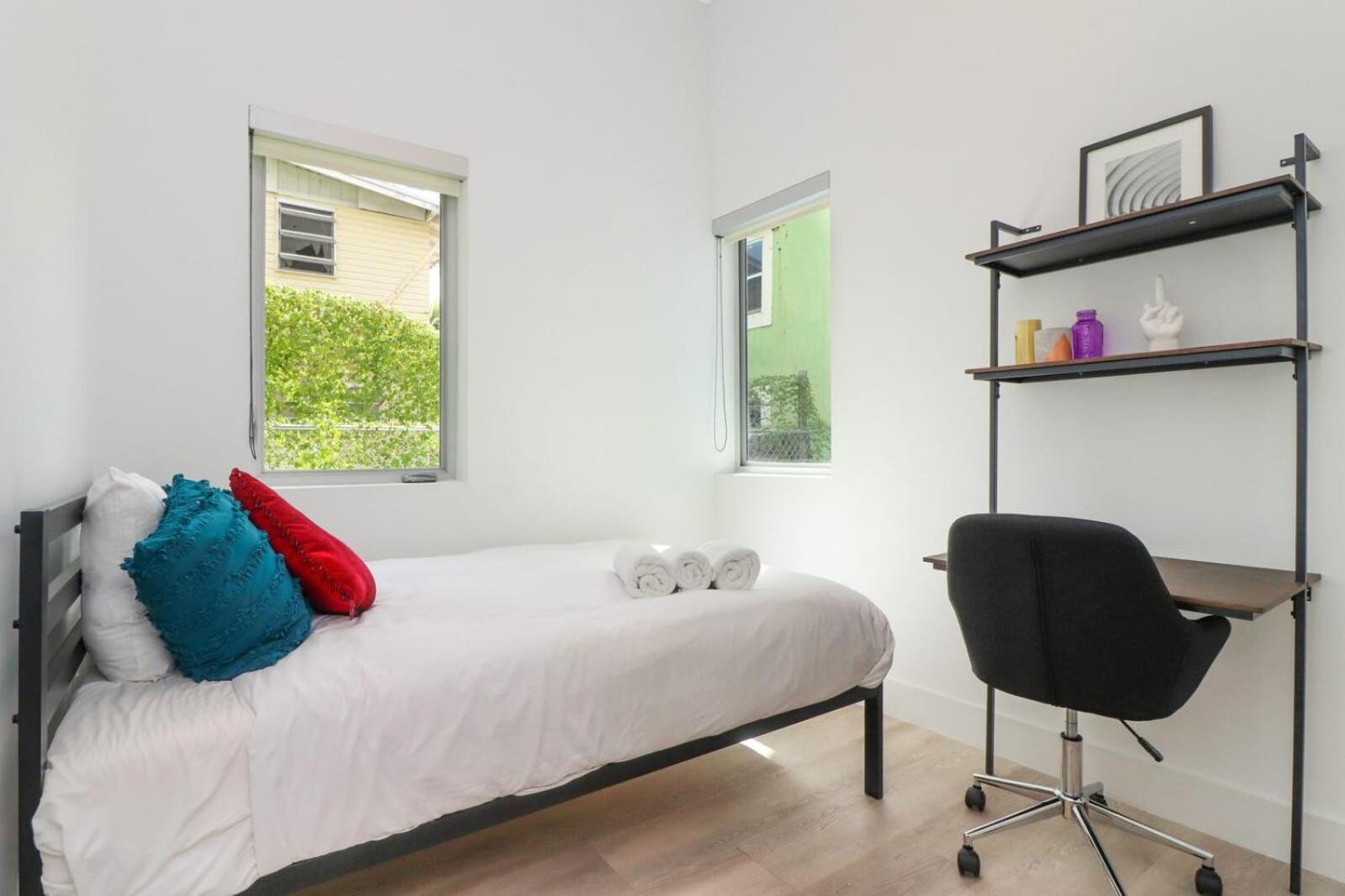 Single Bed in Dormitory Room photo 2