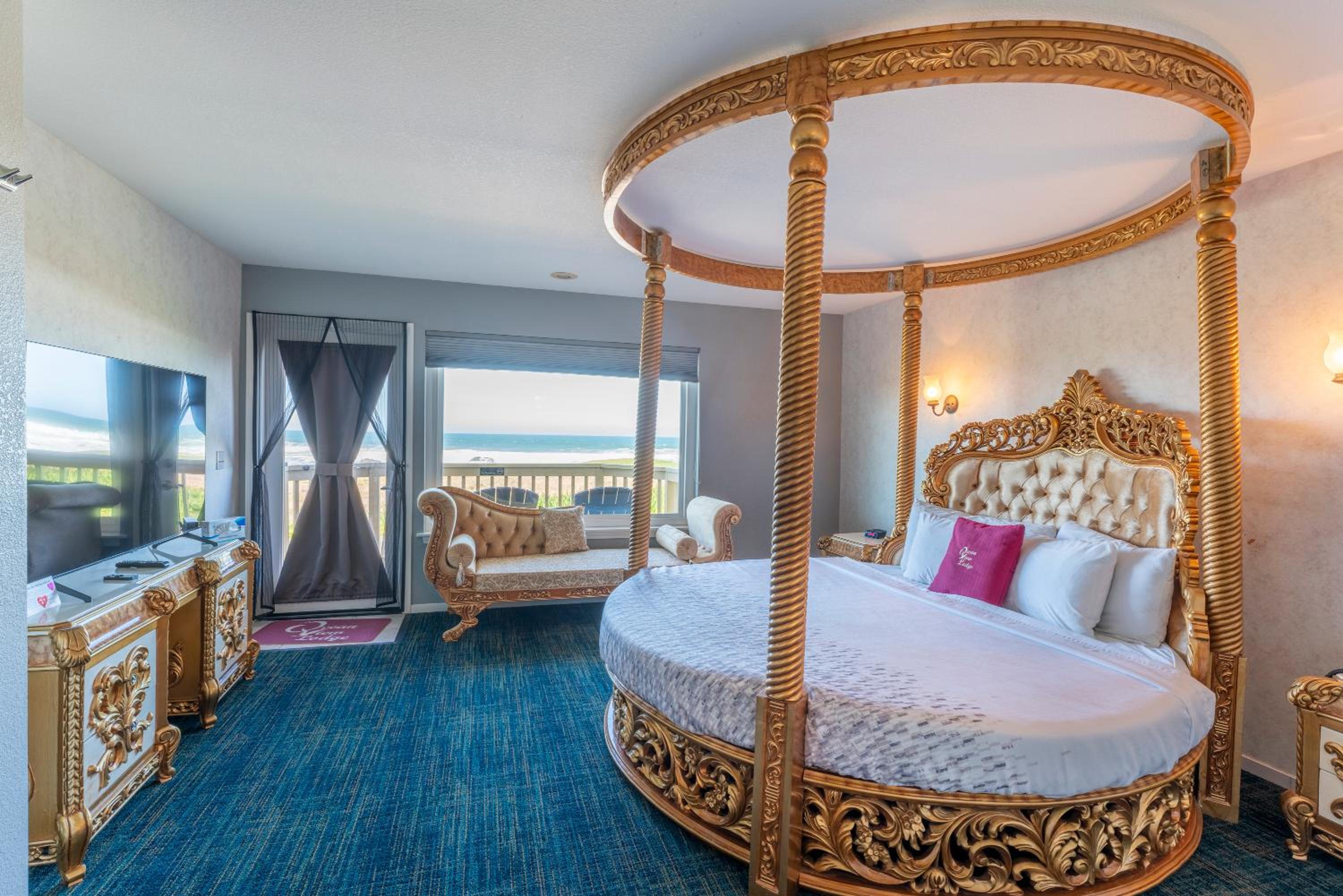 Deluxe King Suite