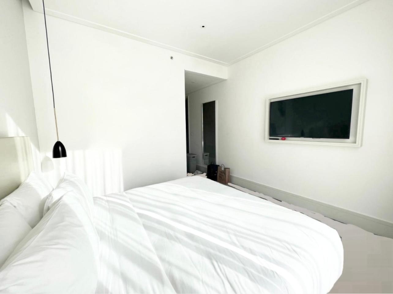 Apartment with Balcony photo 1