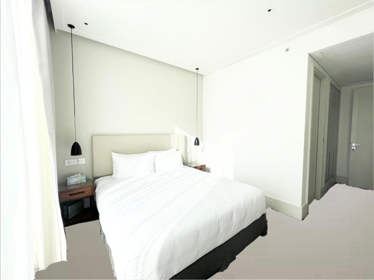 Apartment with Balcony photo 2