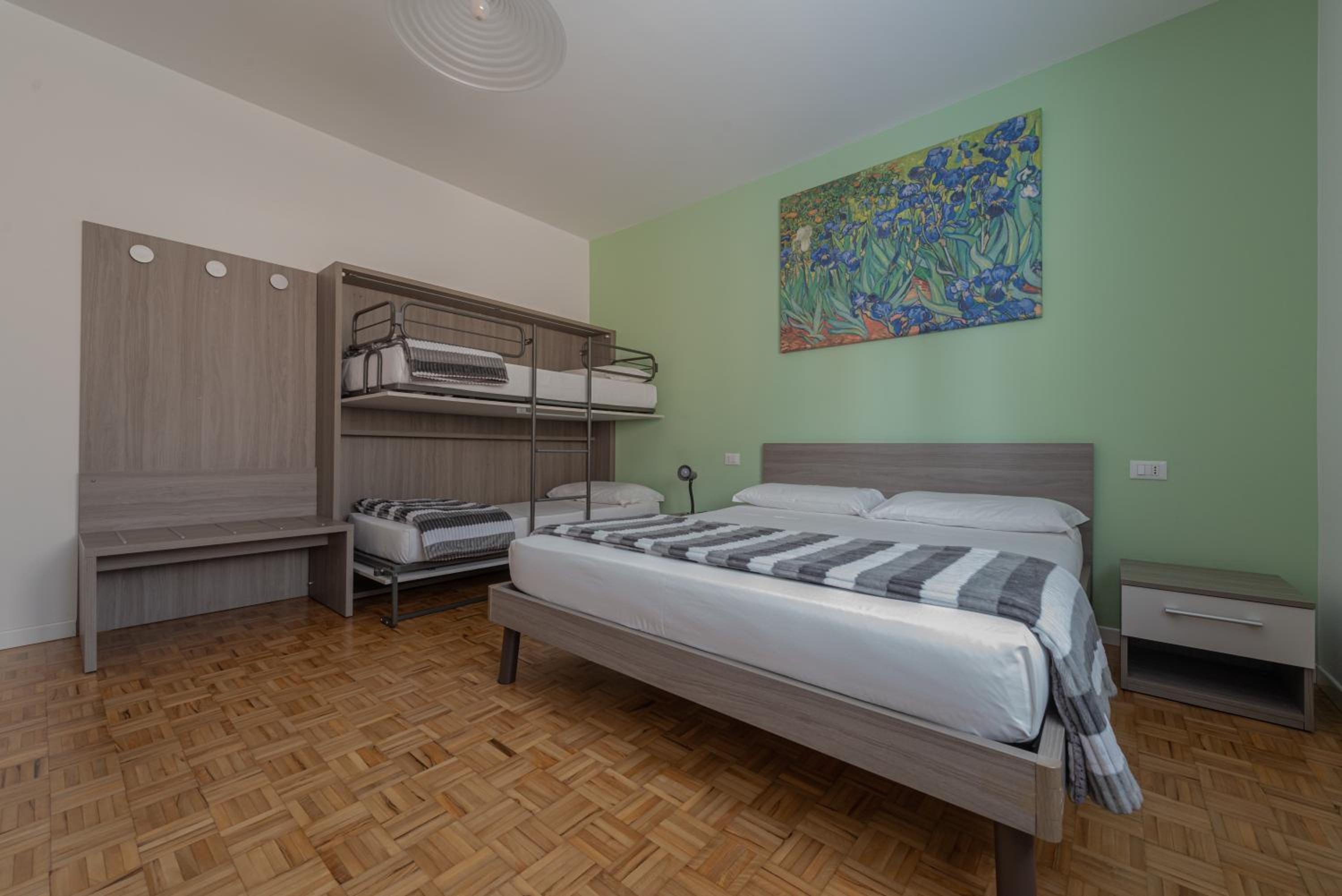 Double or Twin Room with Private Bathroom - Photo 7