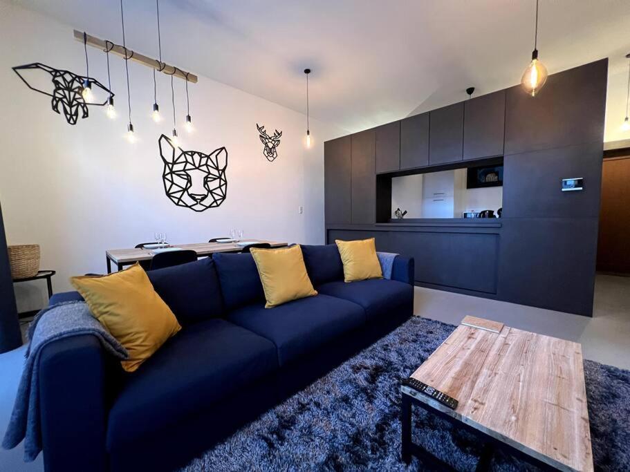 One-Bedroom Apartment photo 1