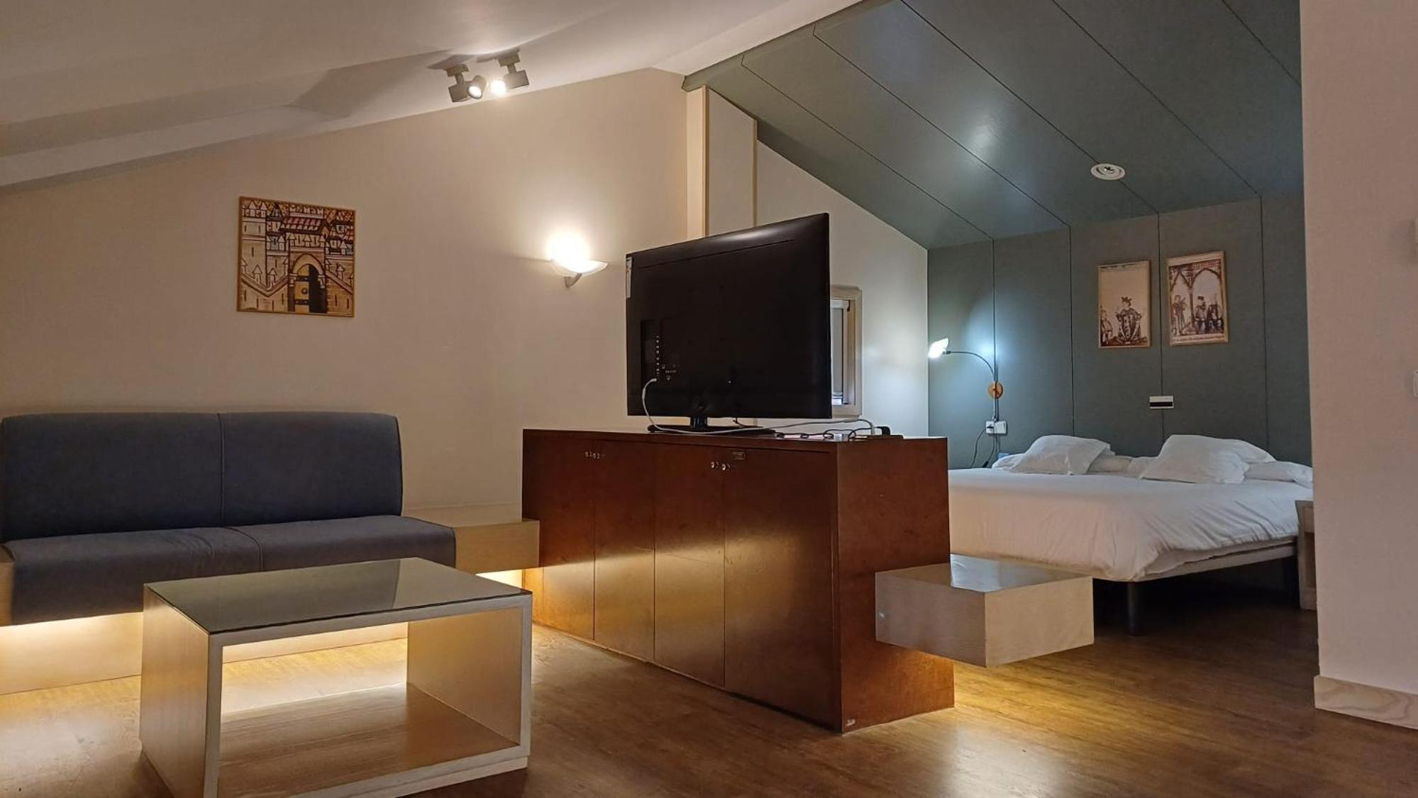 Standard Suite - Photo 1