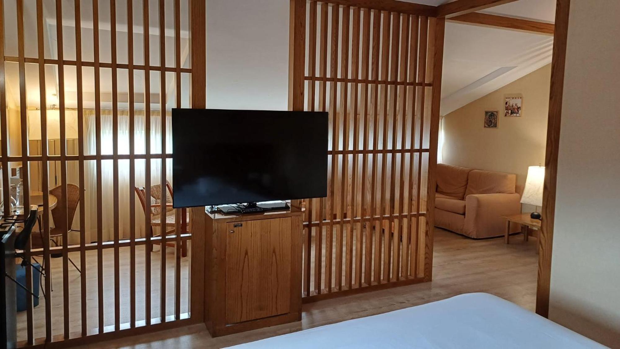 Standard Suite - Photo 18