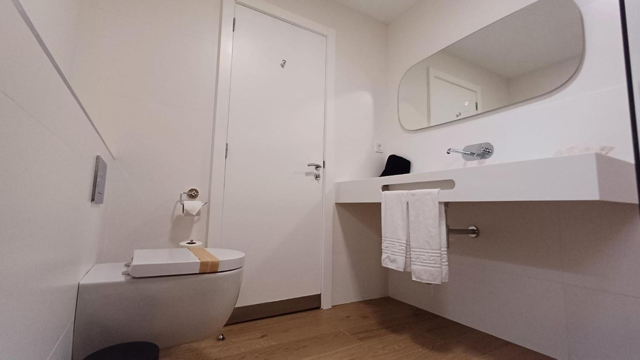 Standard Suite - Photo 14