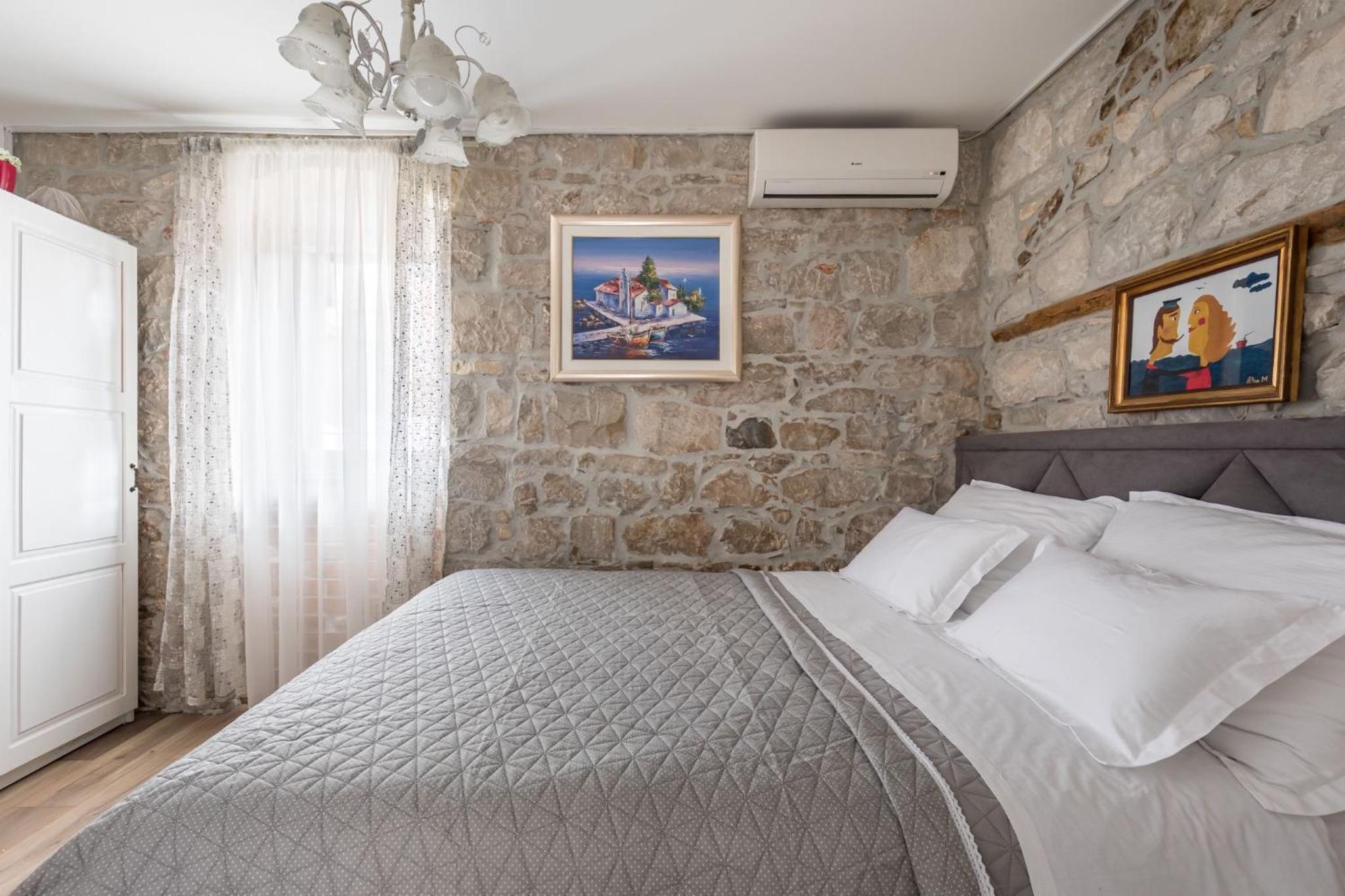Double Room - Photo 2