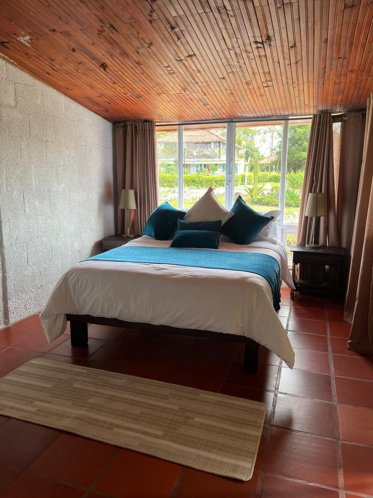 Large Double Room photo 1