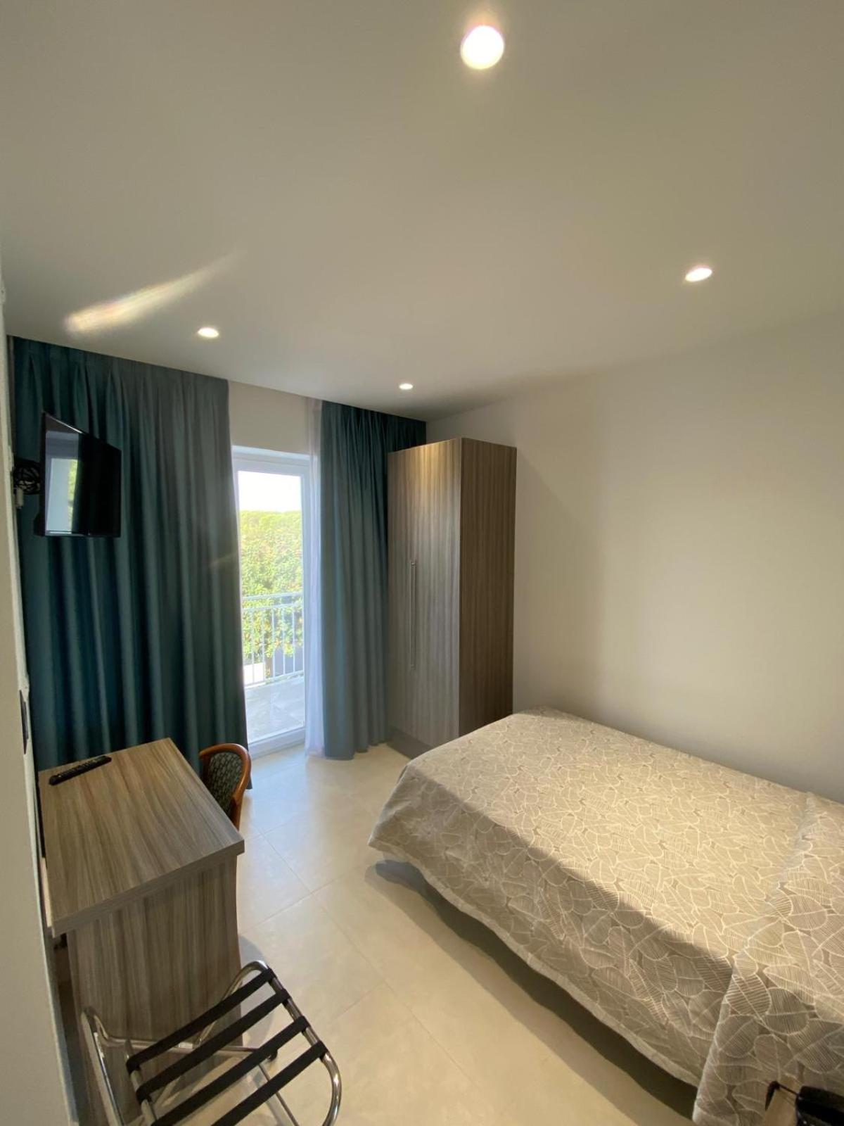 Single Room photo 3