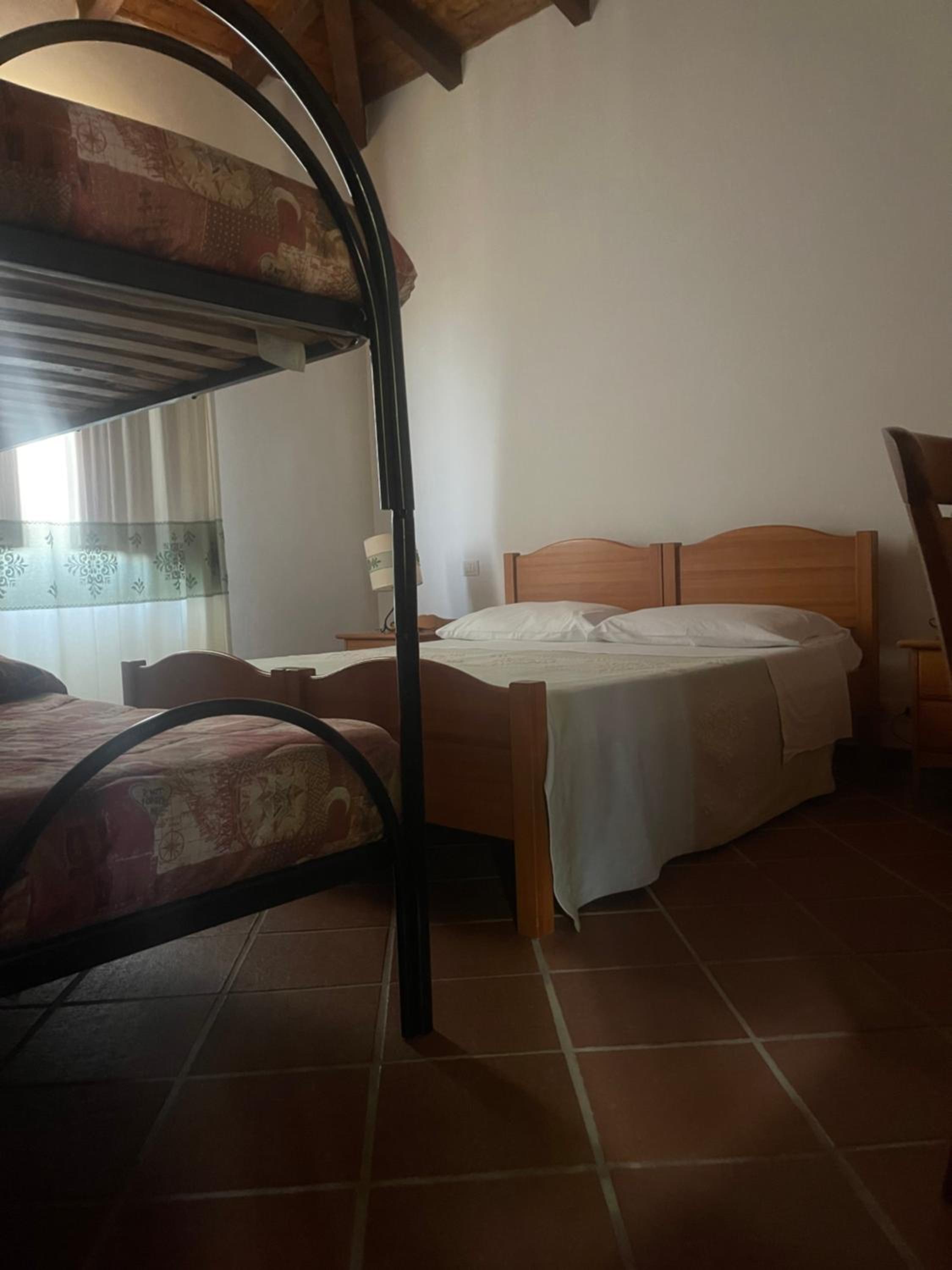 Standard Triple Room - Photo 3