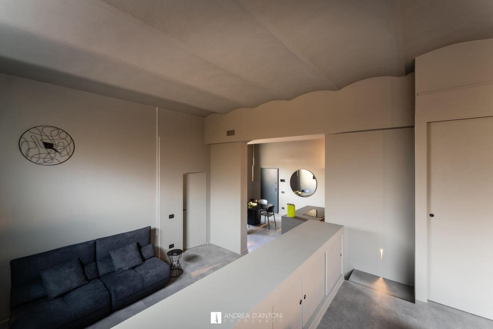 One-Bedroom Apartment photo 1