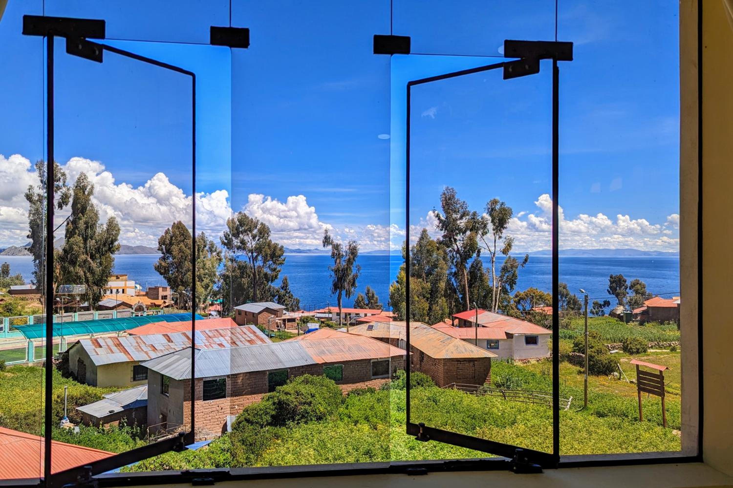 Twin Room with Lake View photo 2