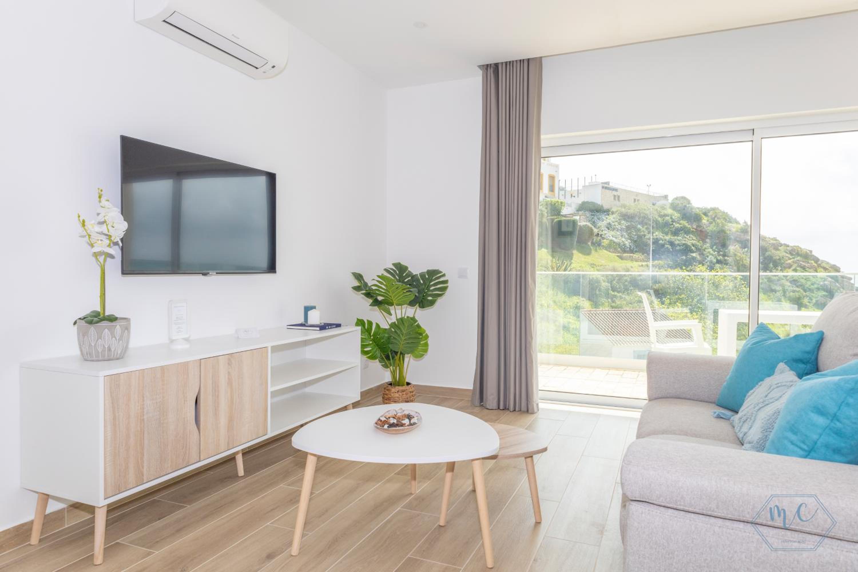Superior One-Bedroom Apartment with Sea View and Balcony