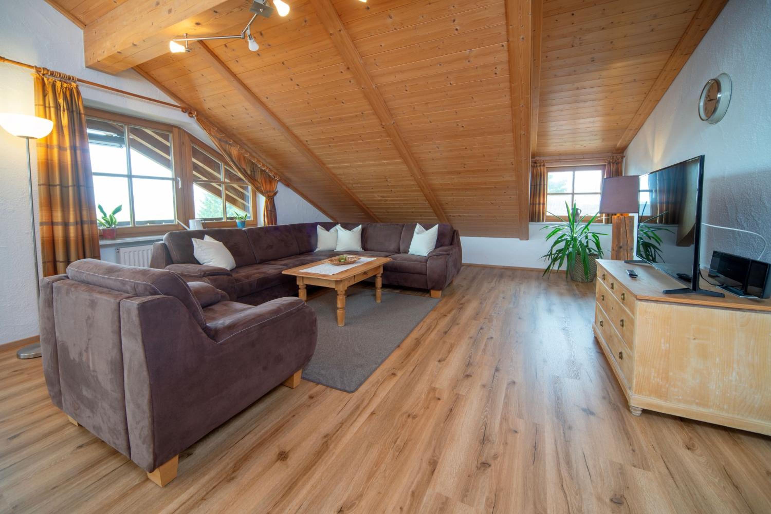 Apartment with Mountain View photo 2