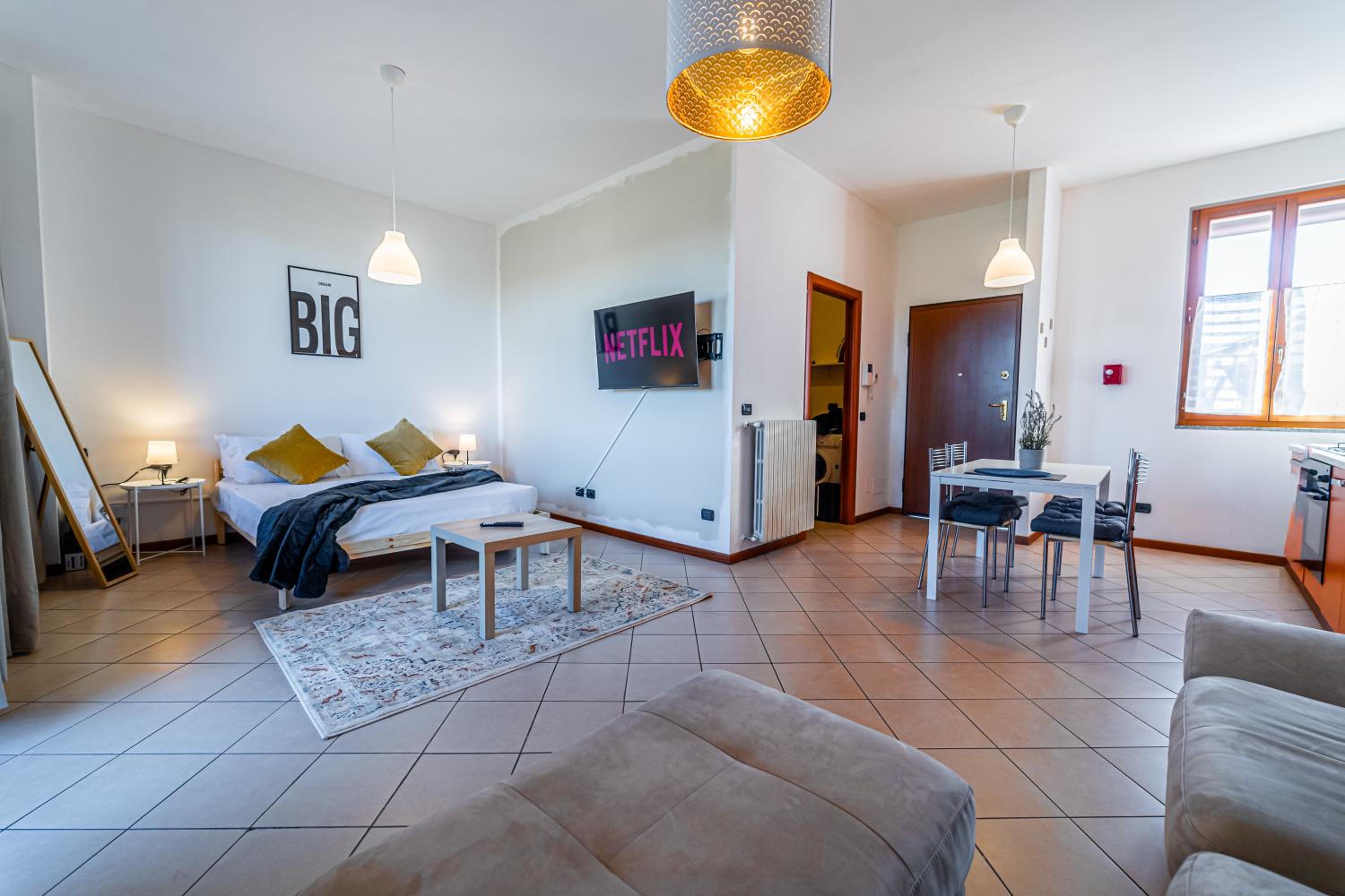 One-Bedroom Apartment