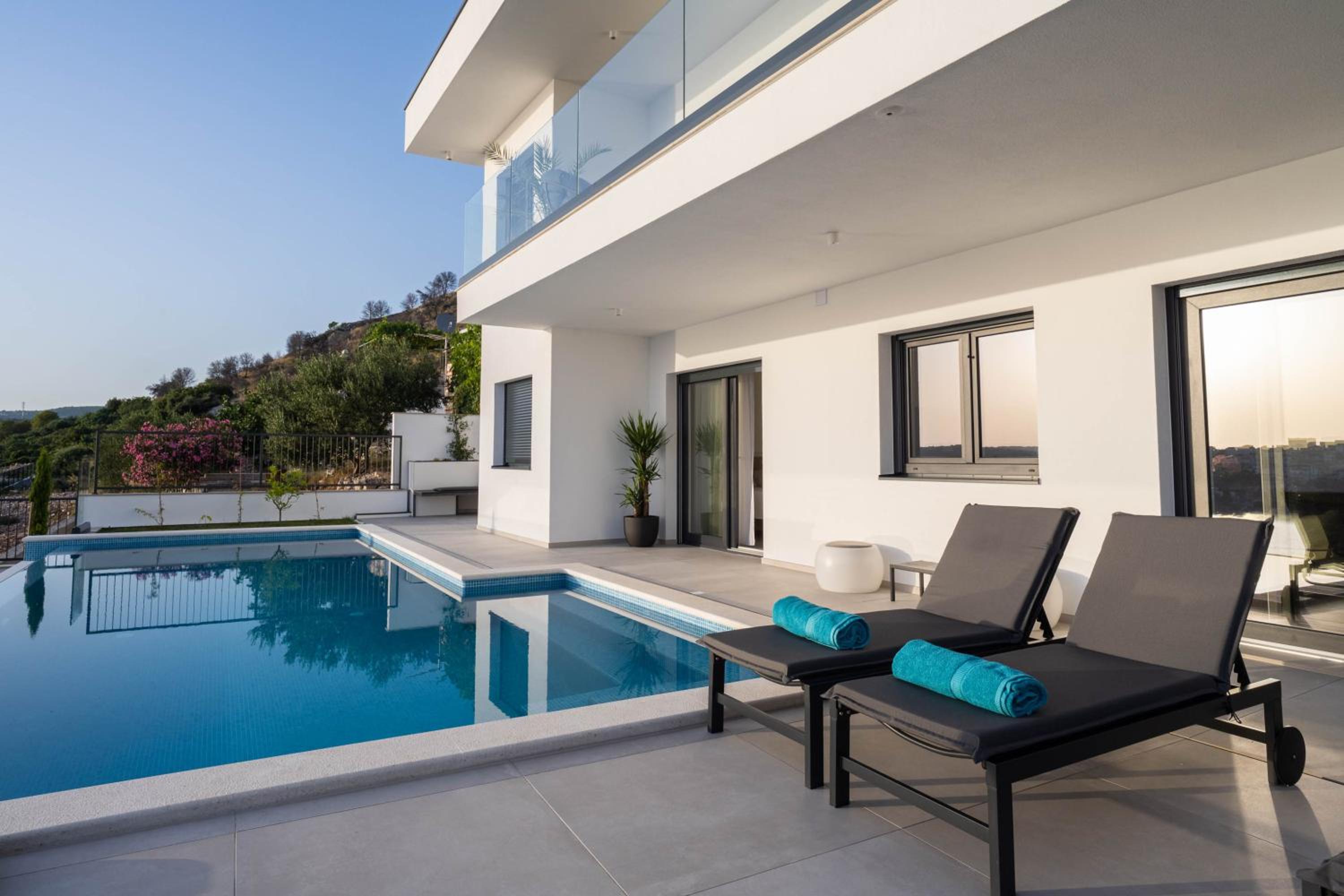 Villa photo 3