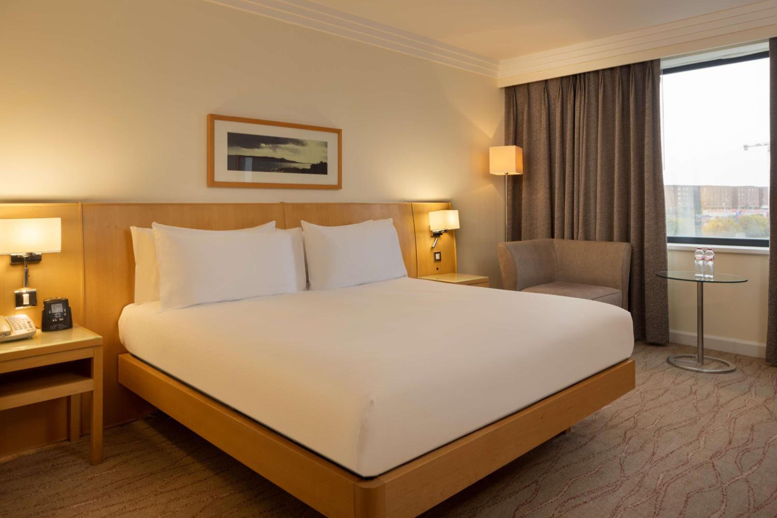 Deluxe King Room - Photo 5