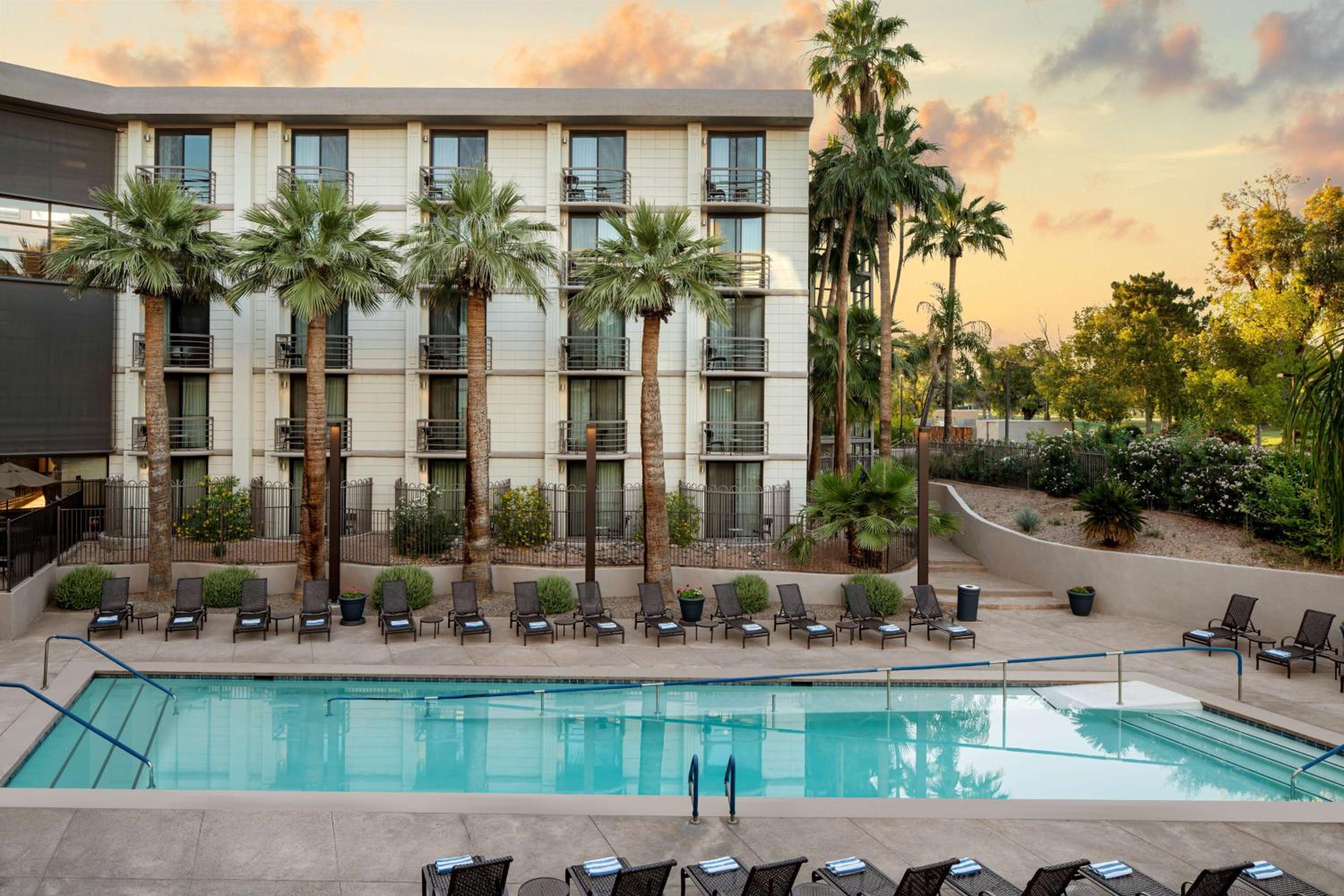 King Suite With Pool View