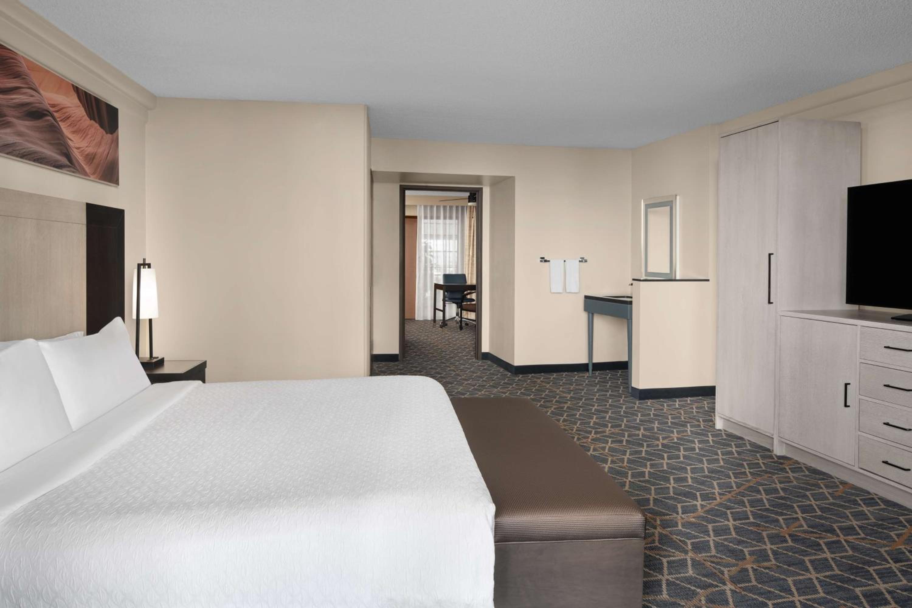One-Bedroom King Suite with Mobility Accessible Tub - Photo 2