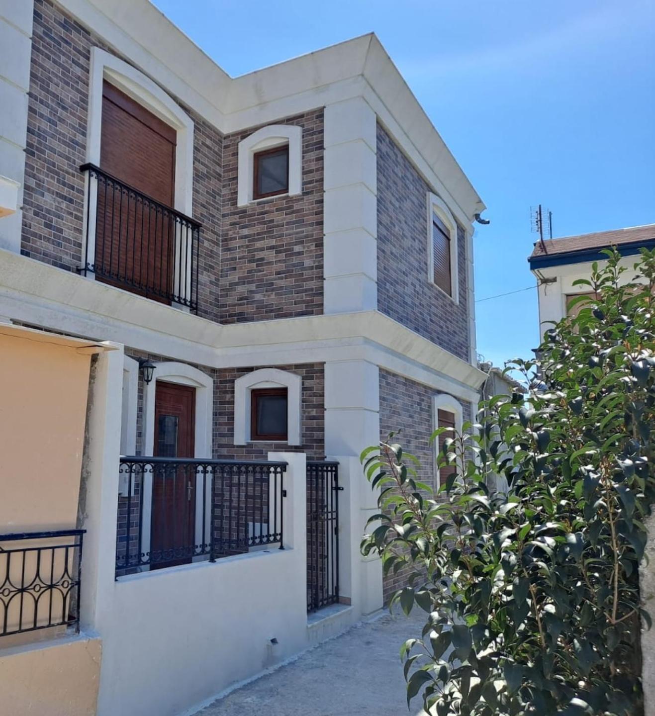 Two-Bedroom House photo 2