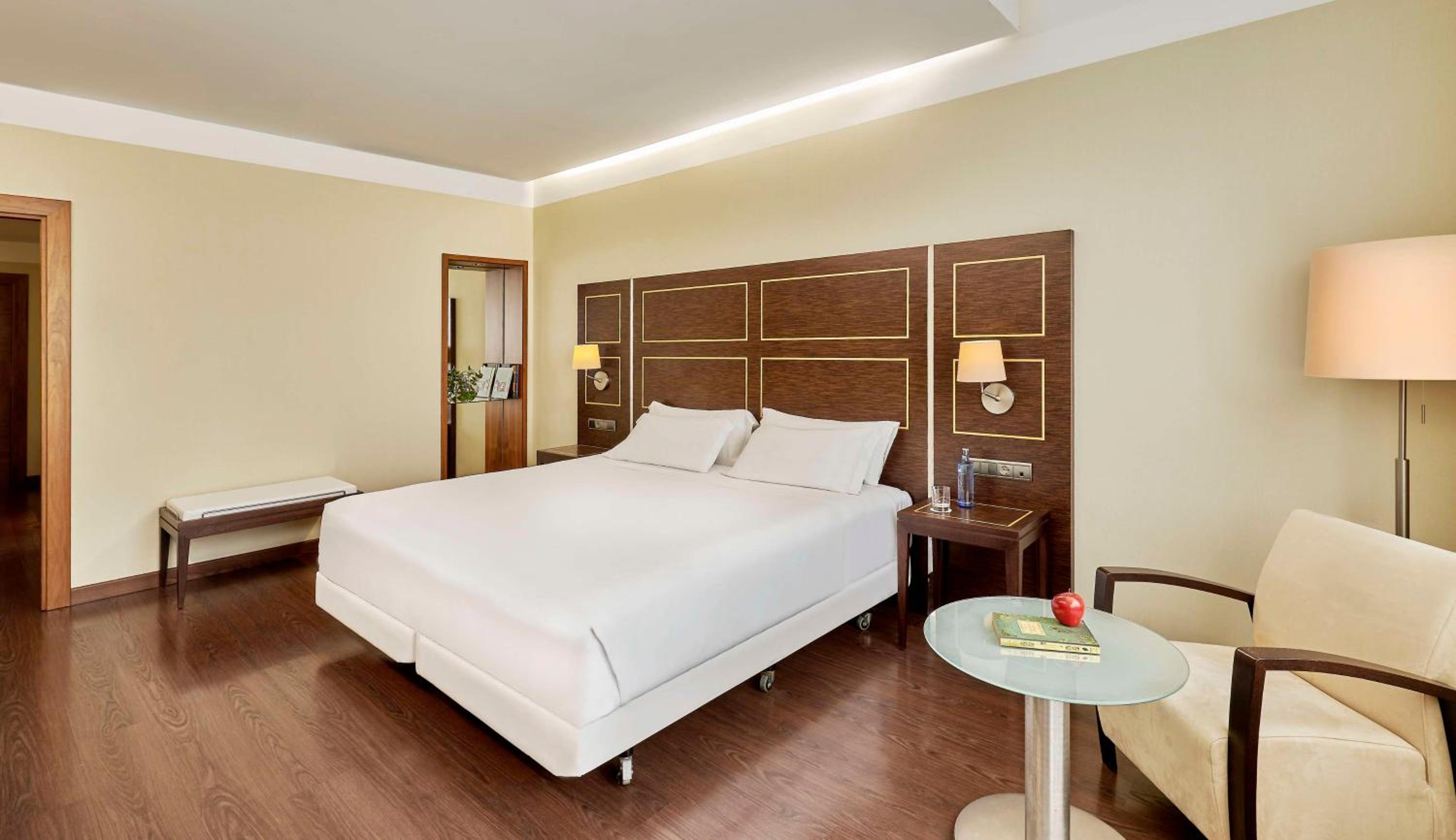 Standard Double or Twin Room - Photo 1