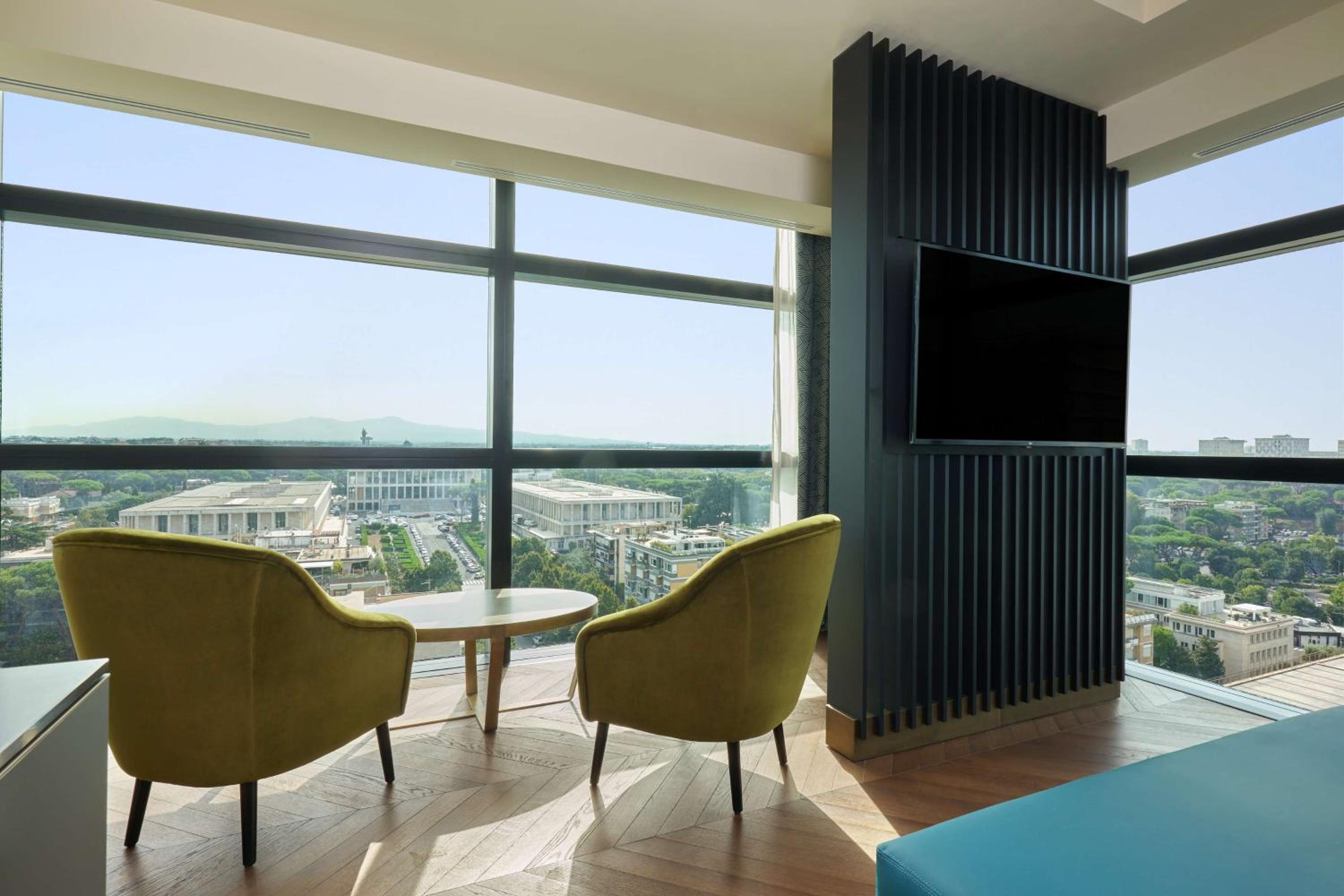 Executive Corner King Room with Lounge Access