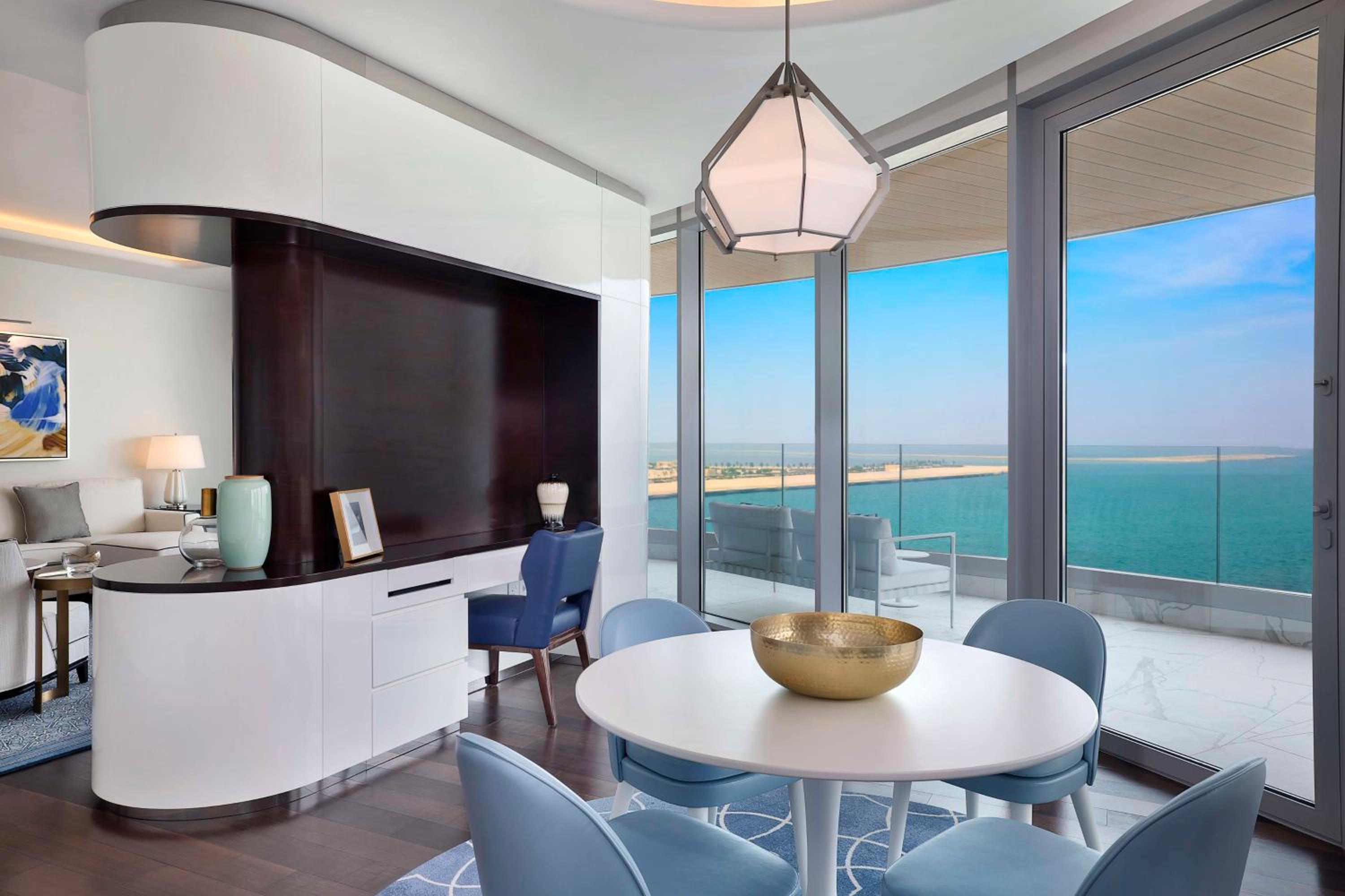 One-Bedroom Corner Residence with Sea View