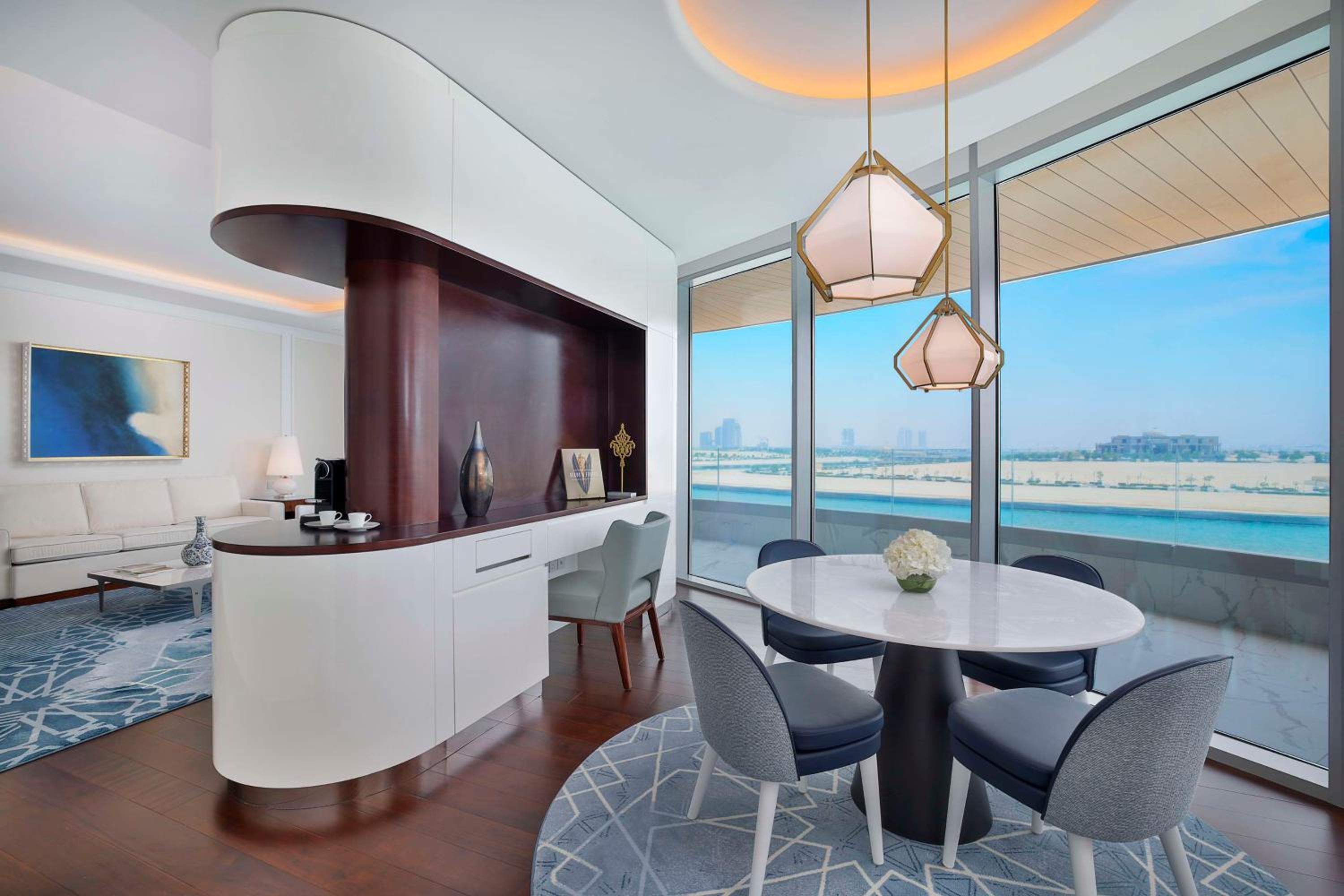 One-Bedroom Corner Suite