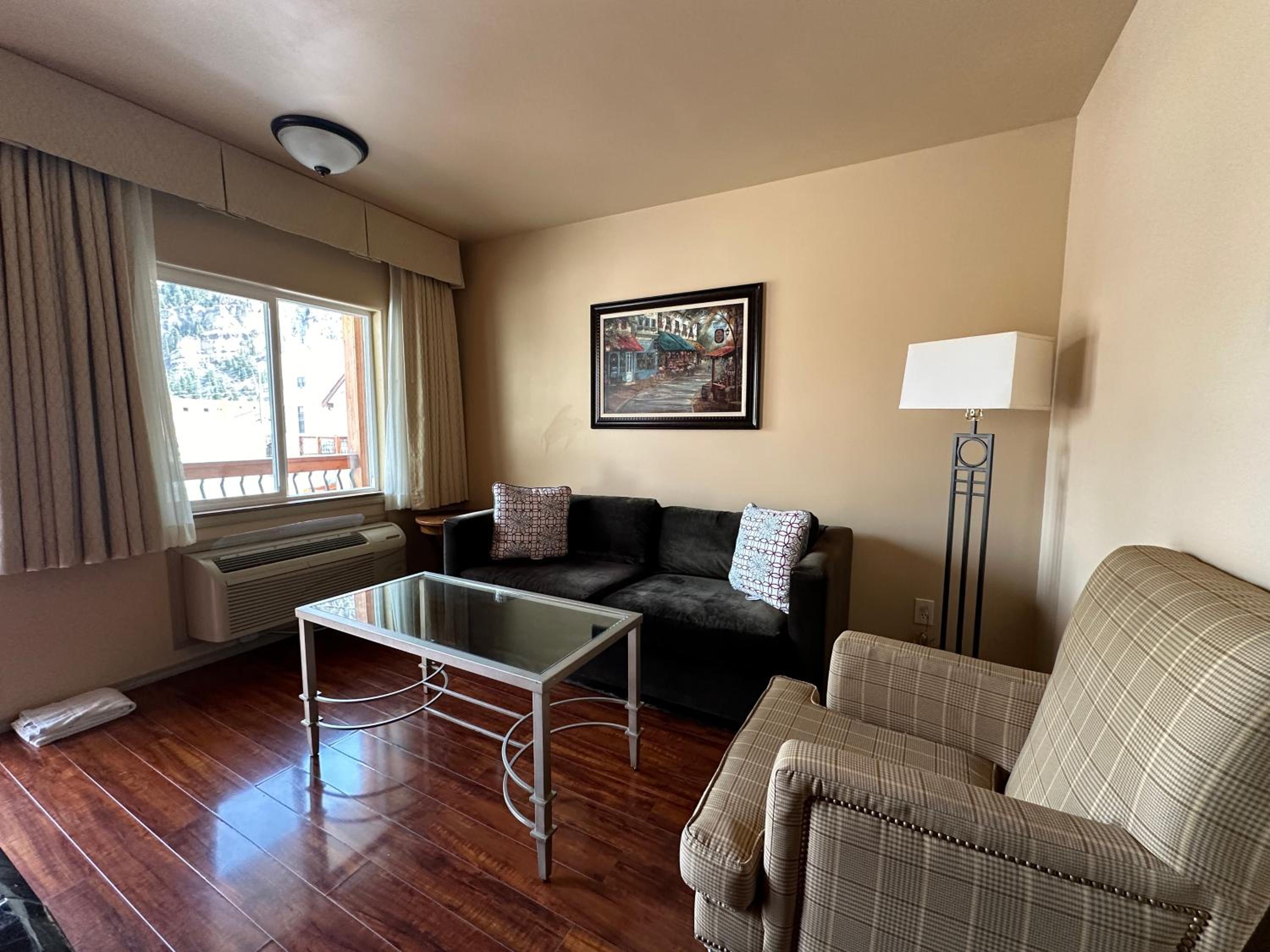 Queen Suite photo 2