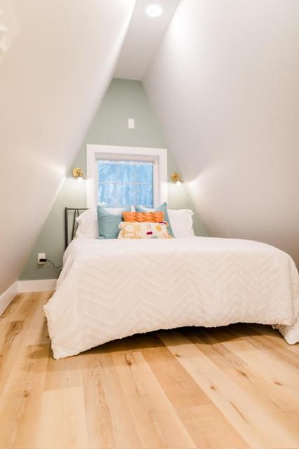 One-Bedroom House photo 1