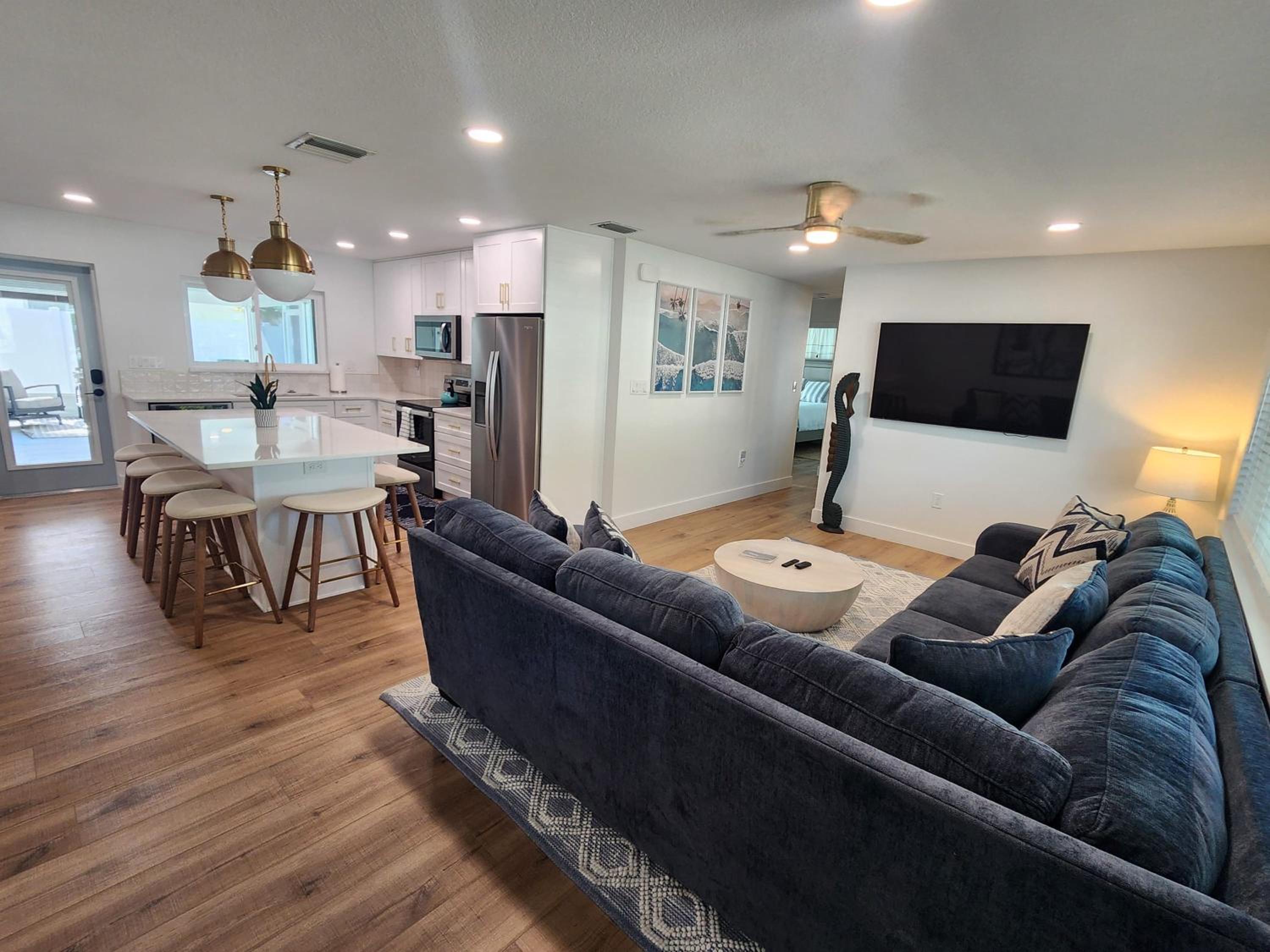 Family Room photo 1