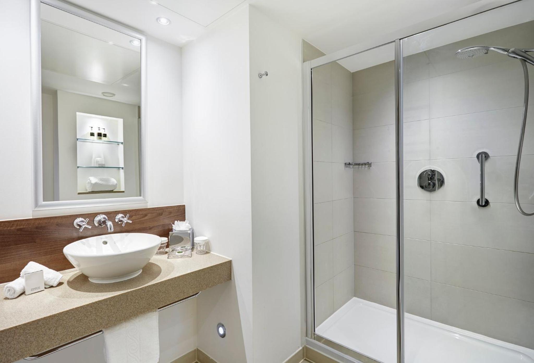 King Studio Suite - Photo 7