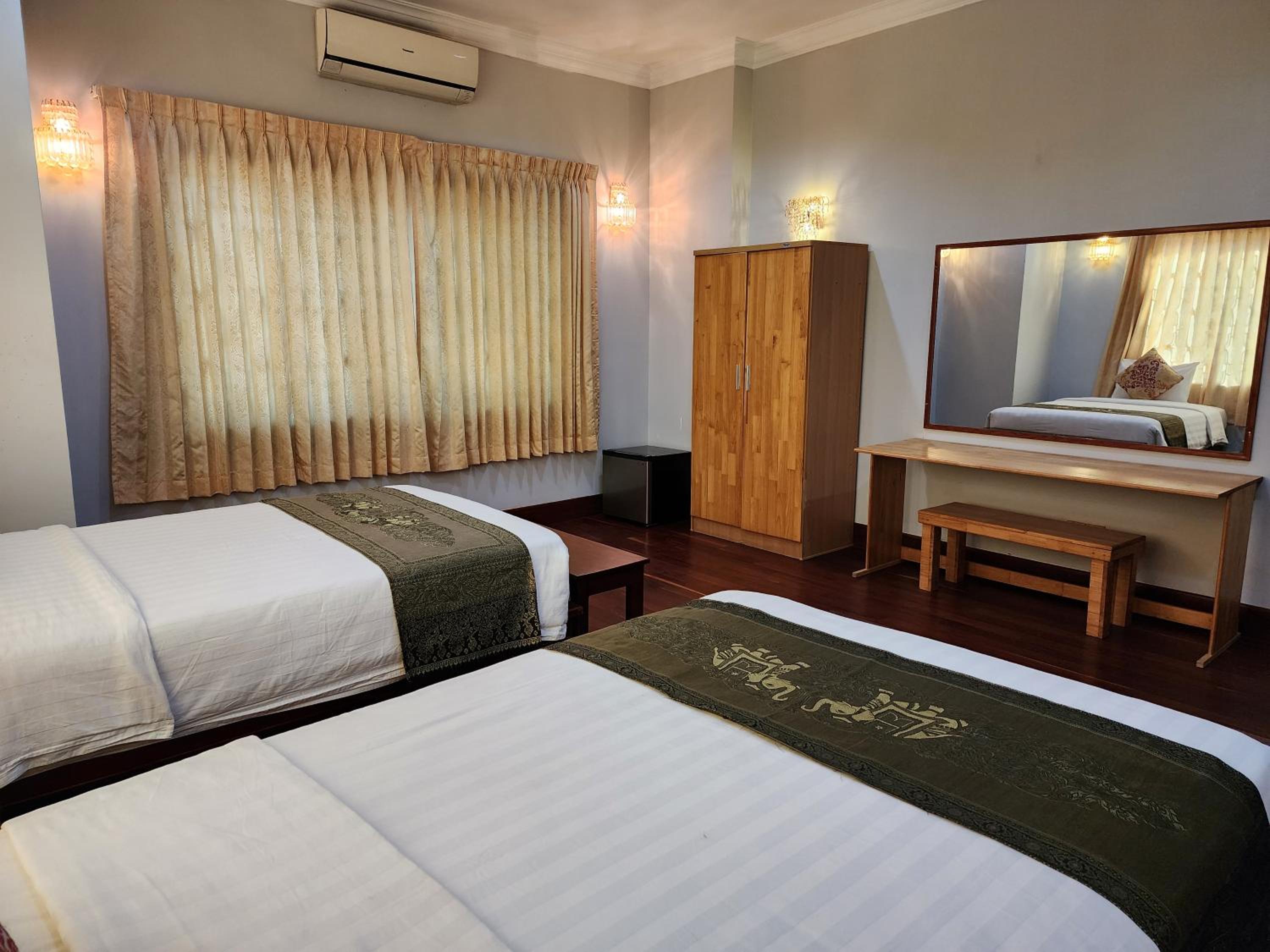 Superior Twin Room with City View