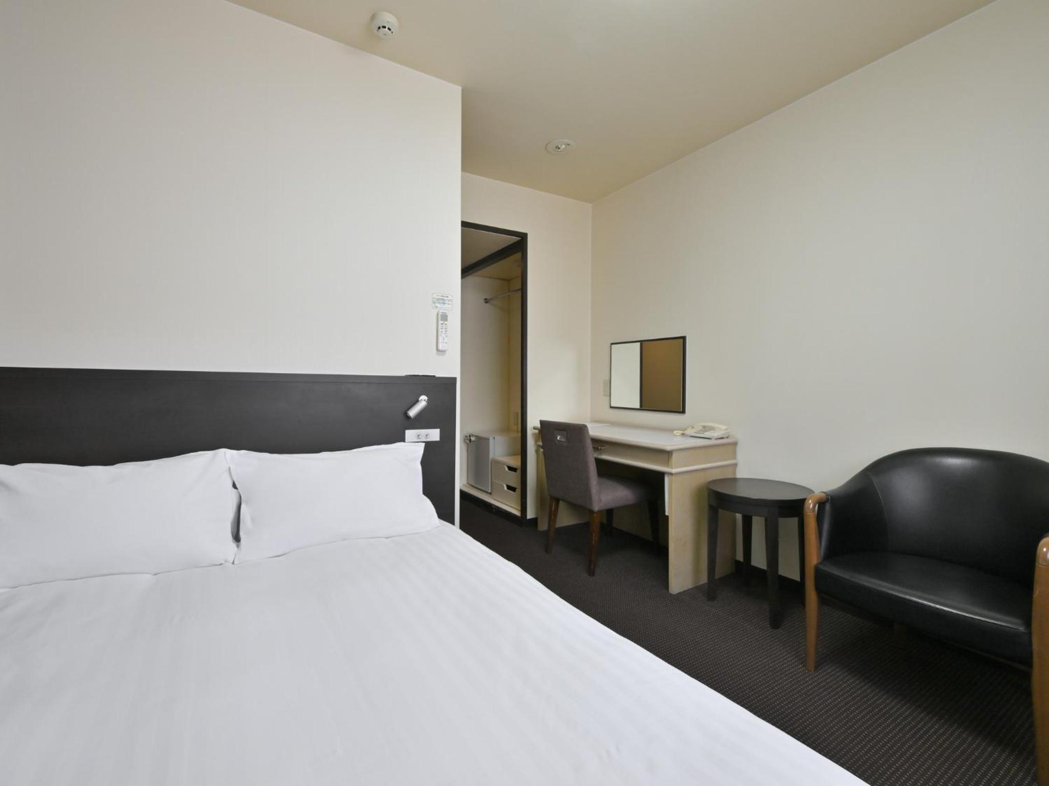 Double Room with Small Double Bed - Smoking - Annex