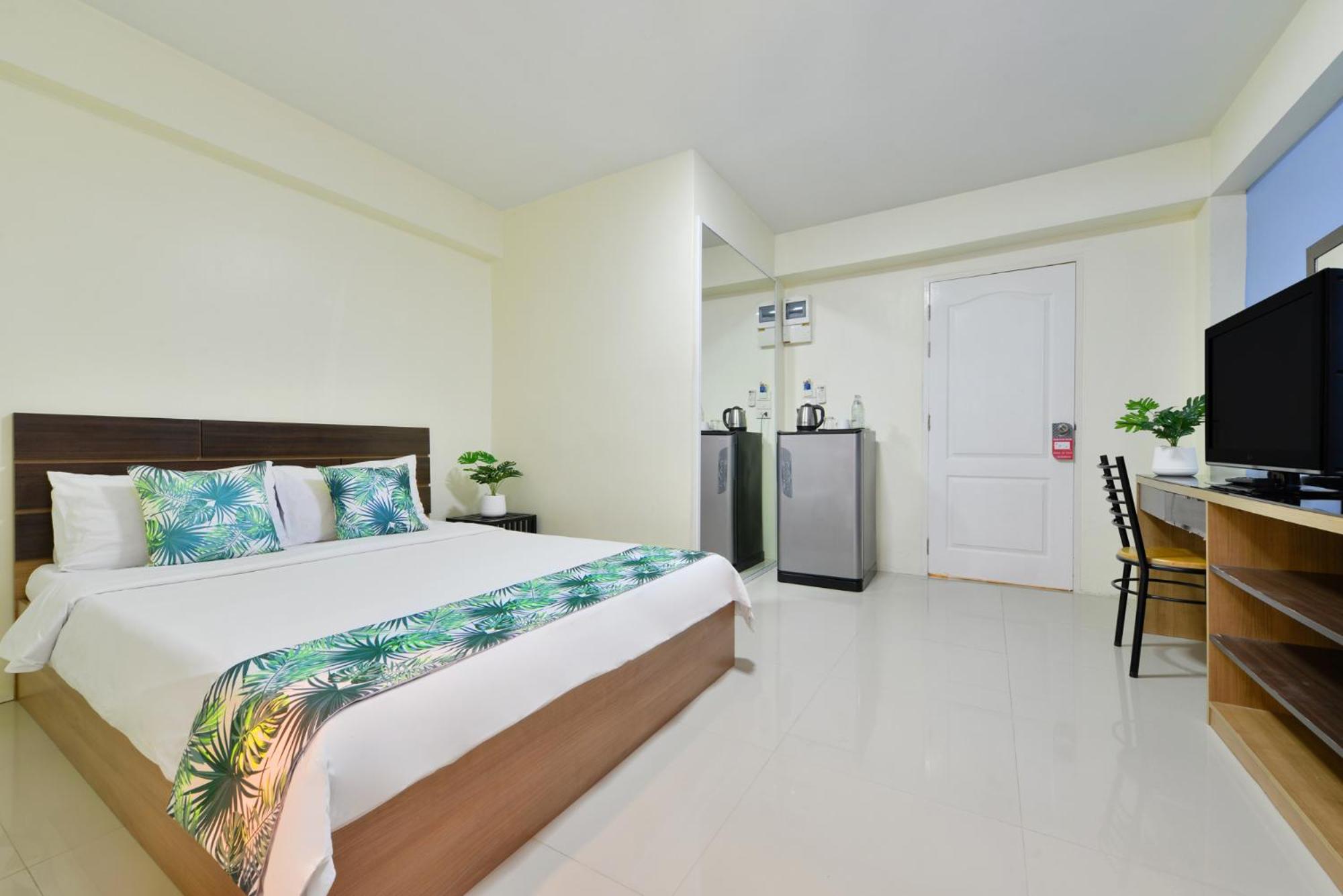 Budget Double Room photo 2