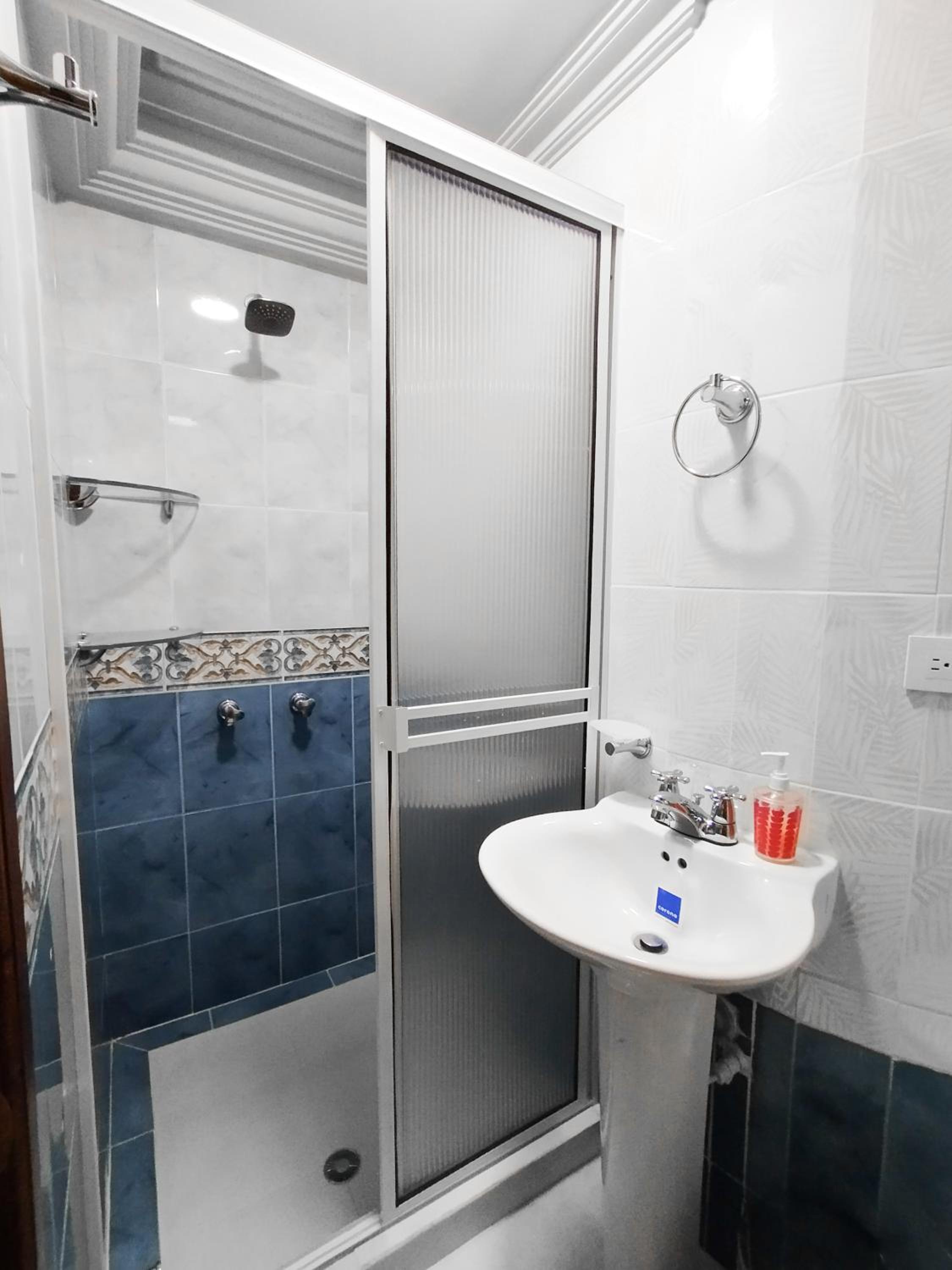Quadruple Room with Private Bathroom photo 2