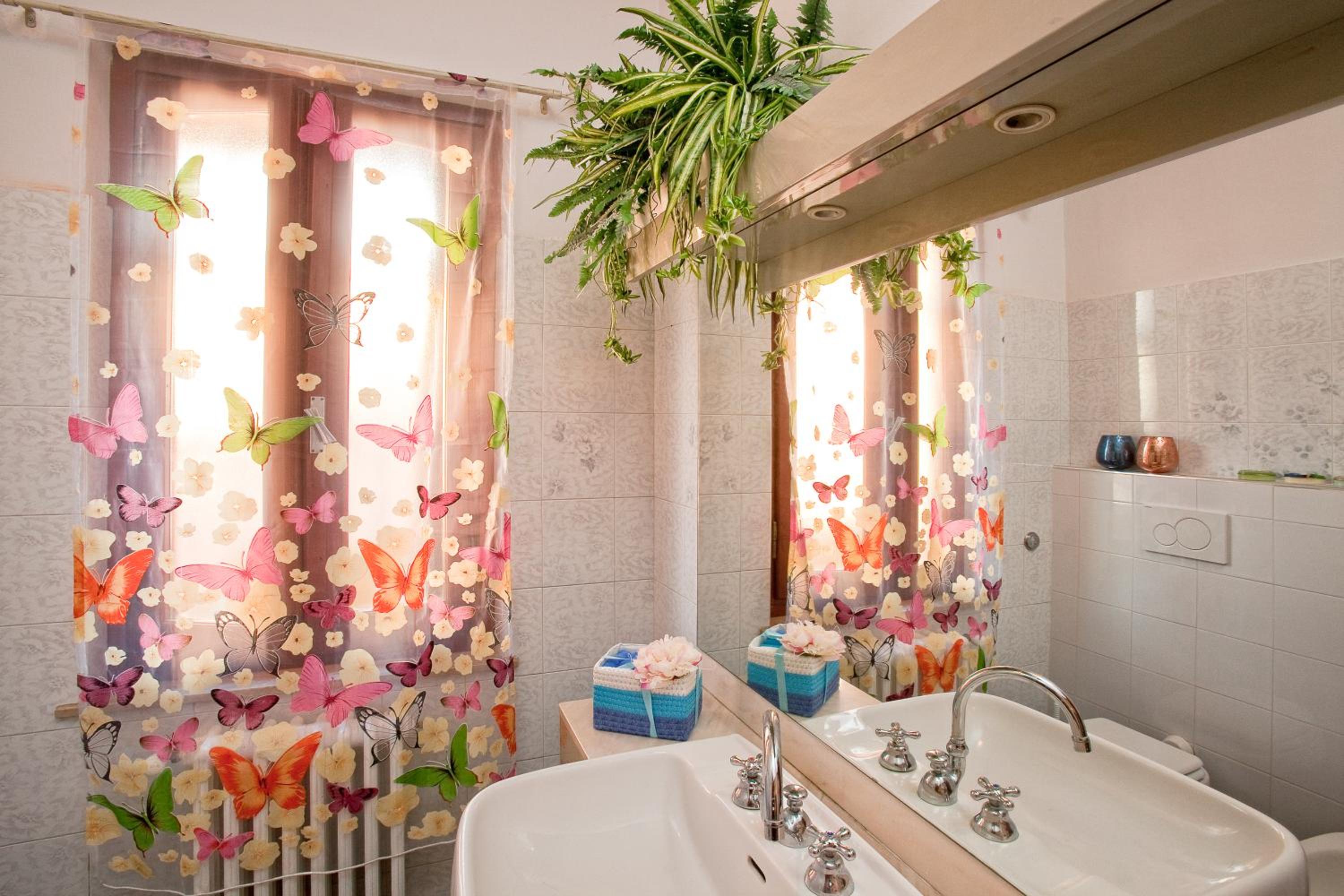 Double Room with Private External Bathroom - Photo 8