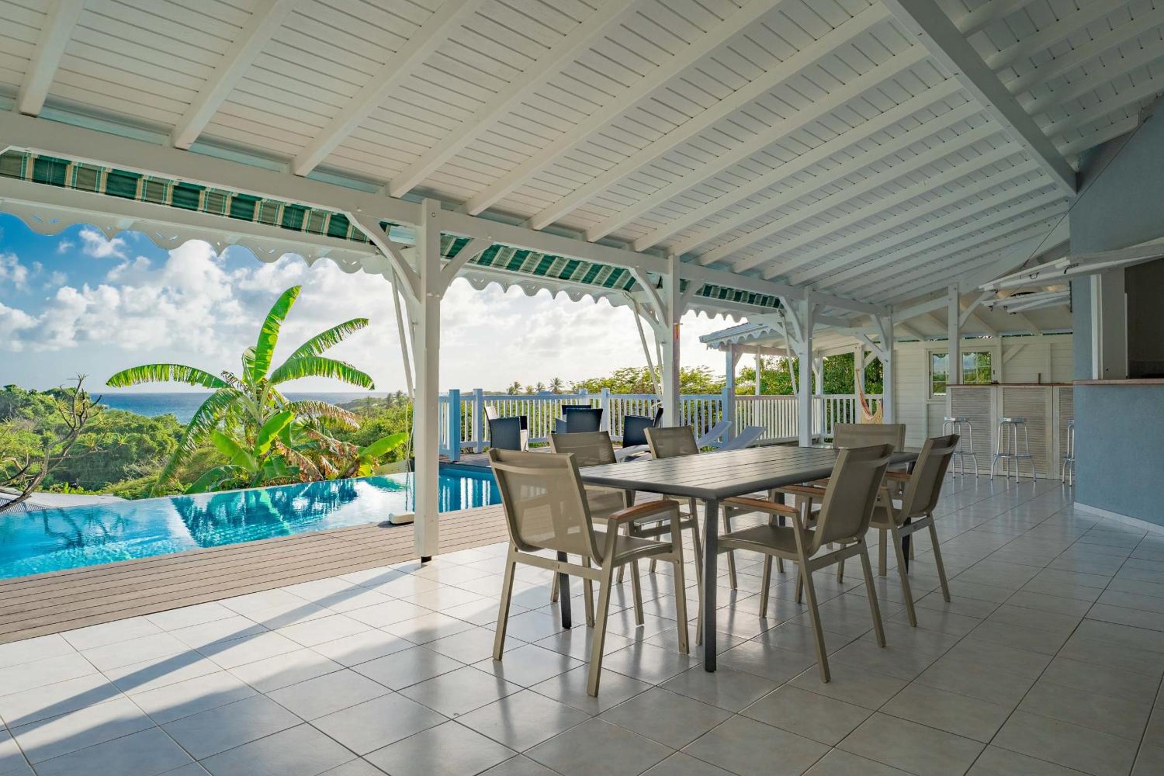 Villa photo 3