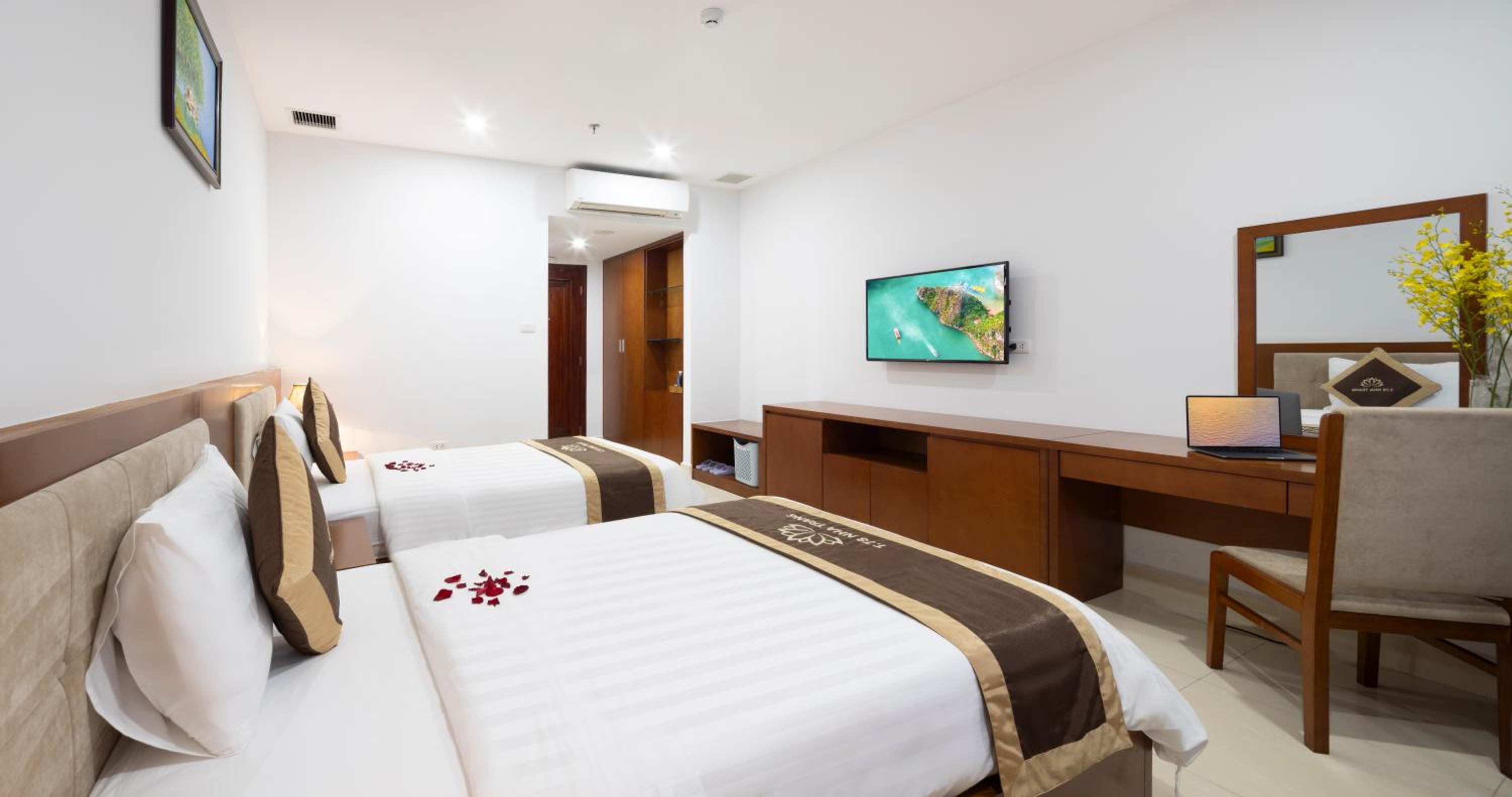Deluxe Double or Twin Room - Photo 1