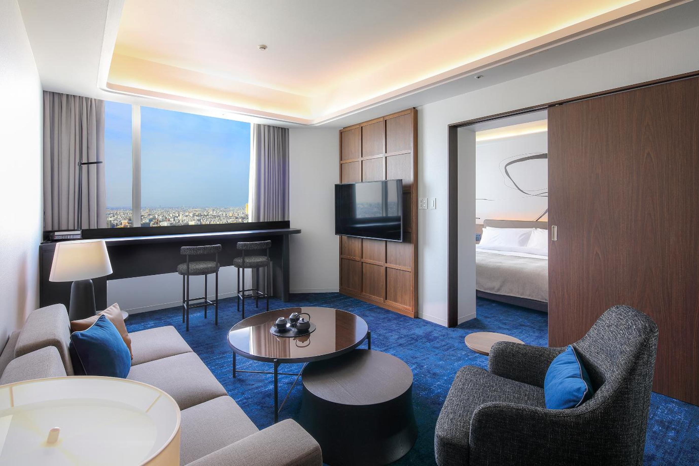 39th-41st Floor Executive Suite D - Non-Smoking (with breakfast / Additional breakfast fee will be charged for children under 6 y/o)