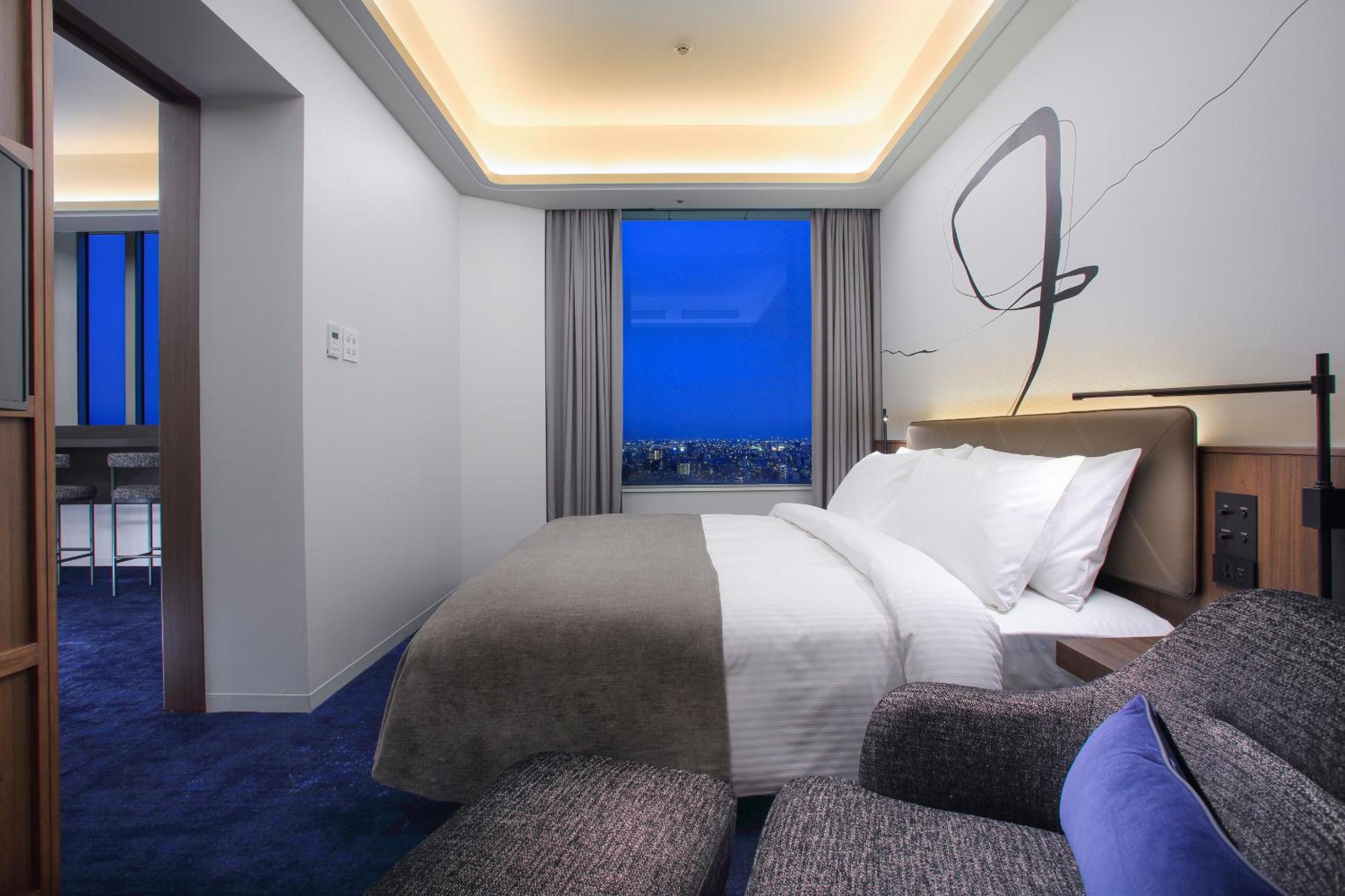 39th-41st Floor Executive Suite D - Non-Smoking (with breakfast / Additional breakfast fee will be charged for children under 6 y/o)