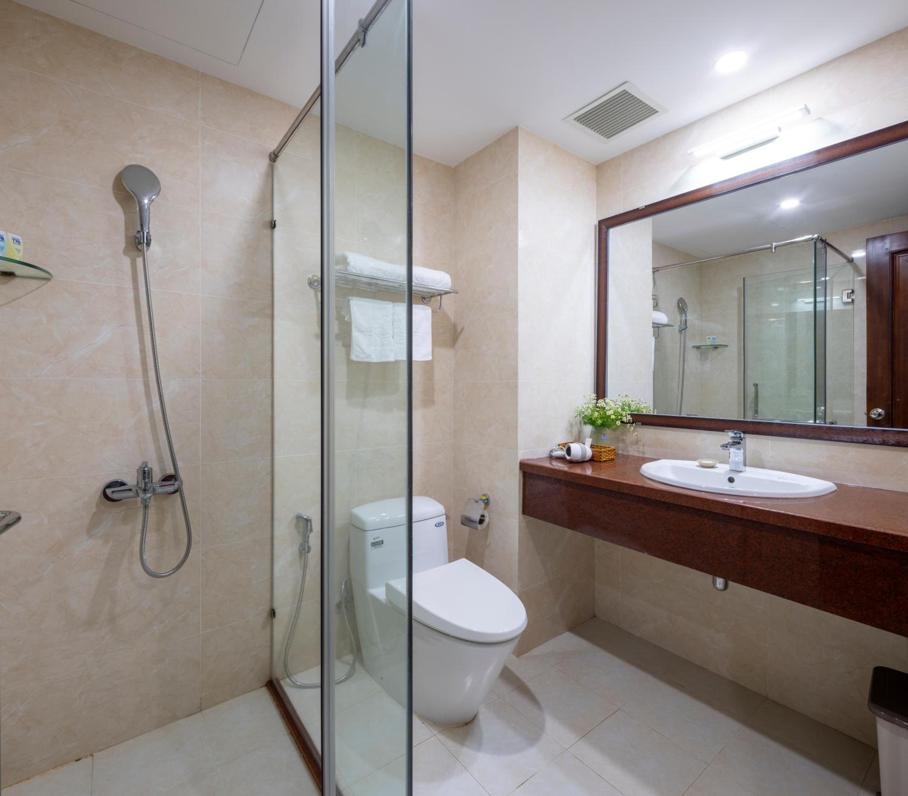 Deluxe Double or Twin Room - Photo 9