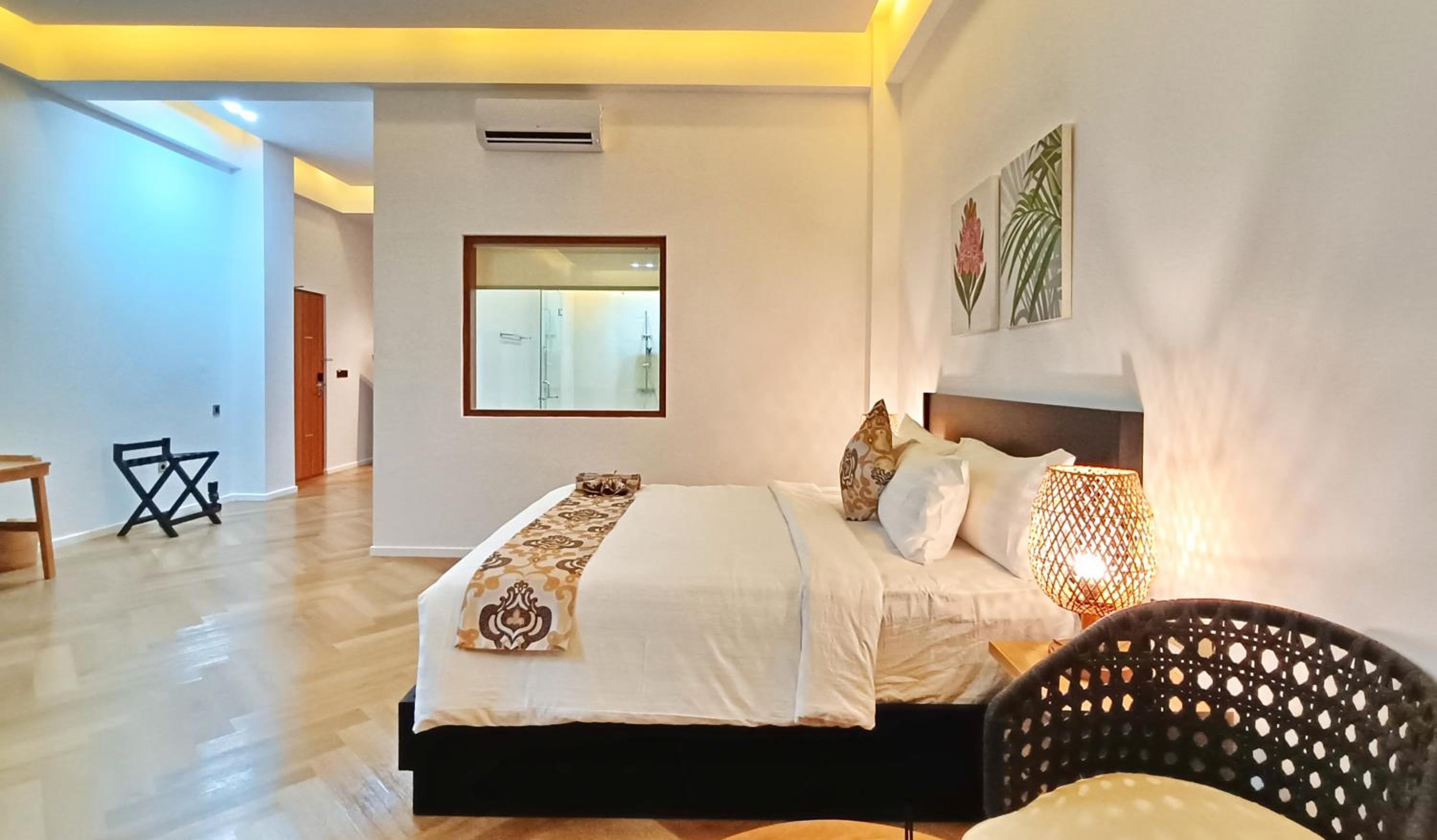 Junior Suite with Ocean View - Photo 25
