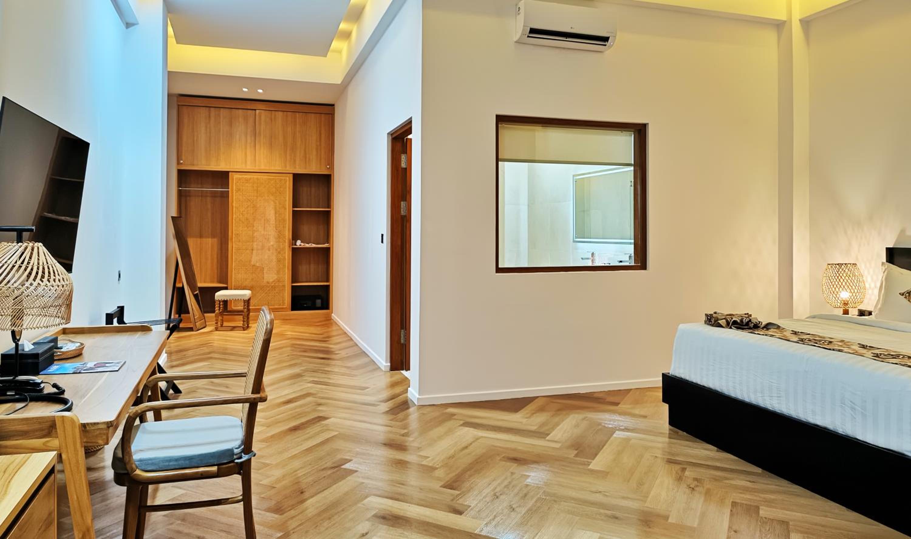 Junior Suite with Ocean View - Photo 18
