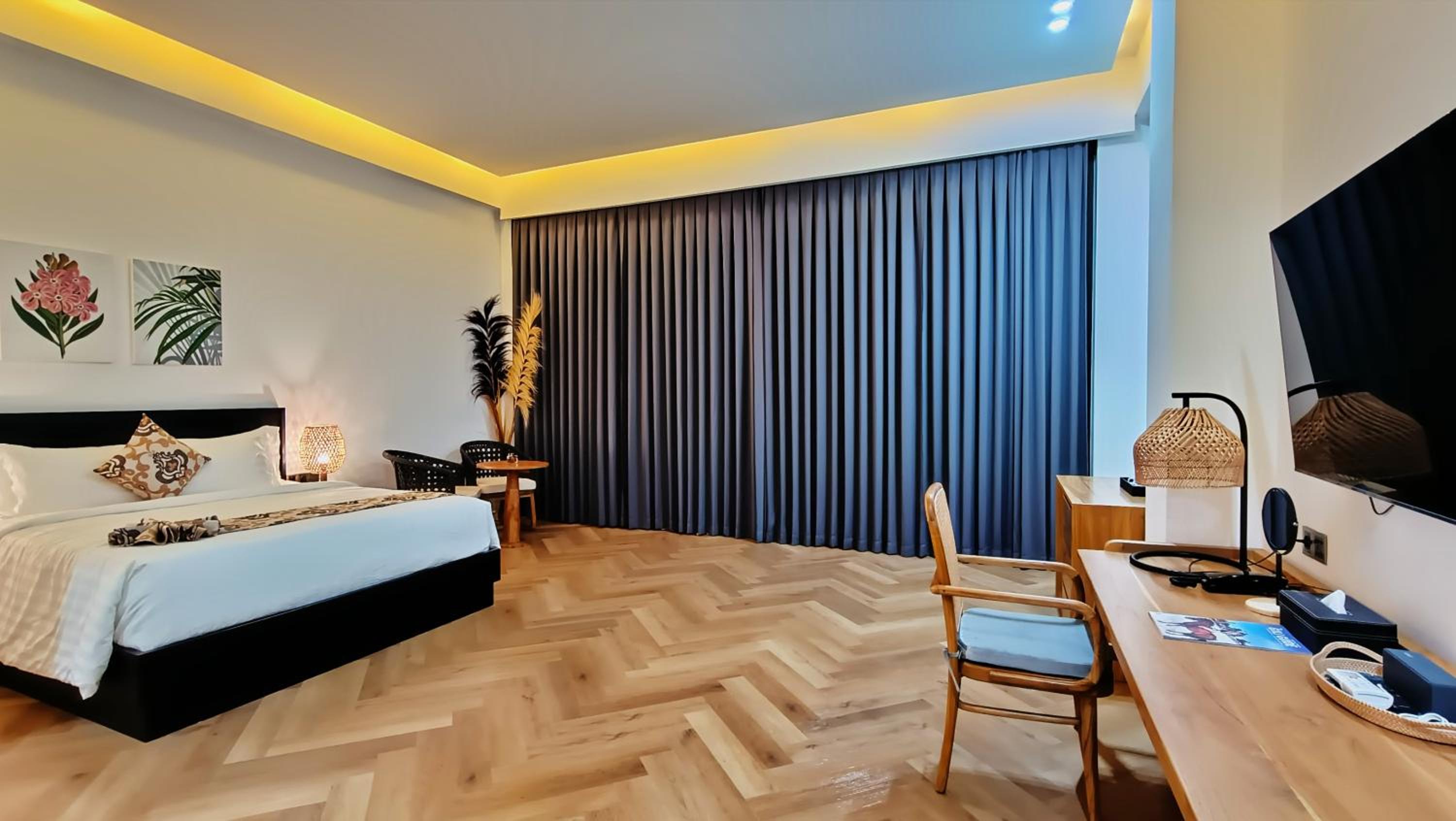 Junior Suite with Ocean View - Photo 16