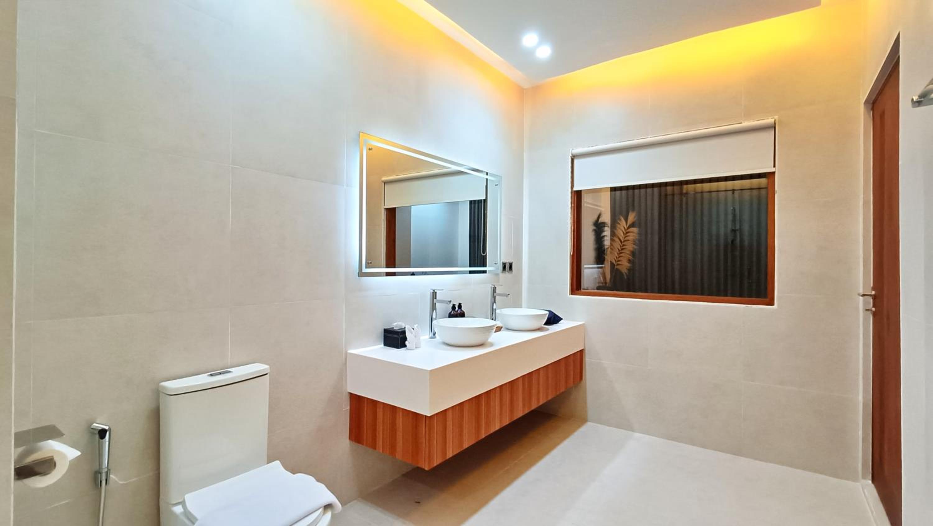 Junior Suite with Ocean View - Photo 9
