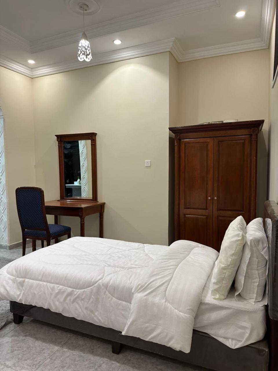 Three-Bedroom Villa photo 2